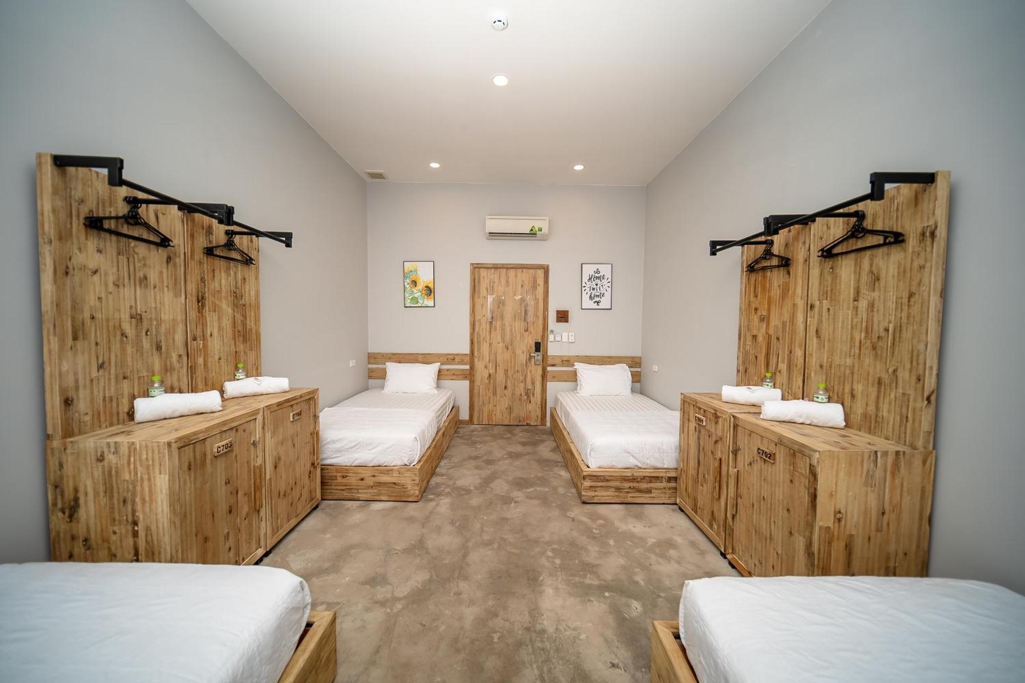 Quadruple Room with Shared Bathroom