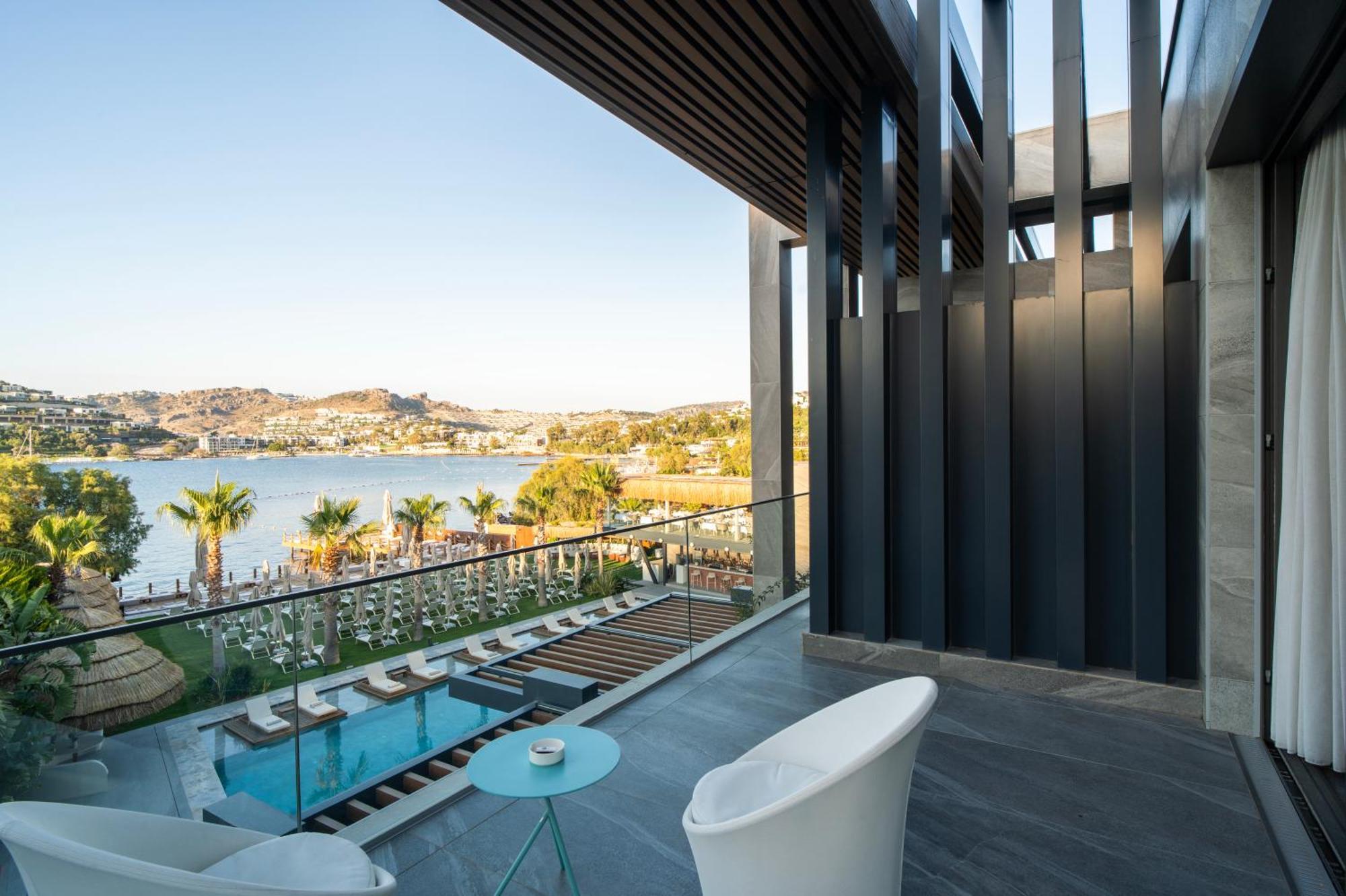 Deluxe Double or Twin Room with Sea View
