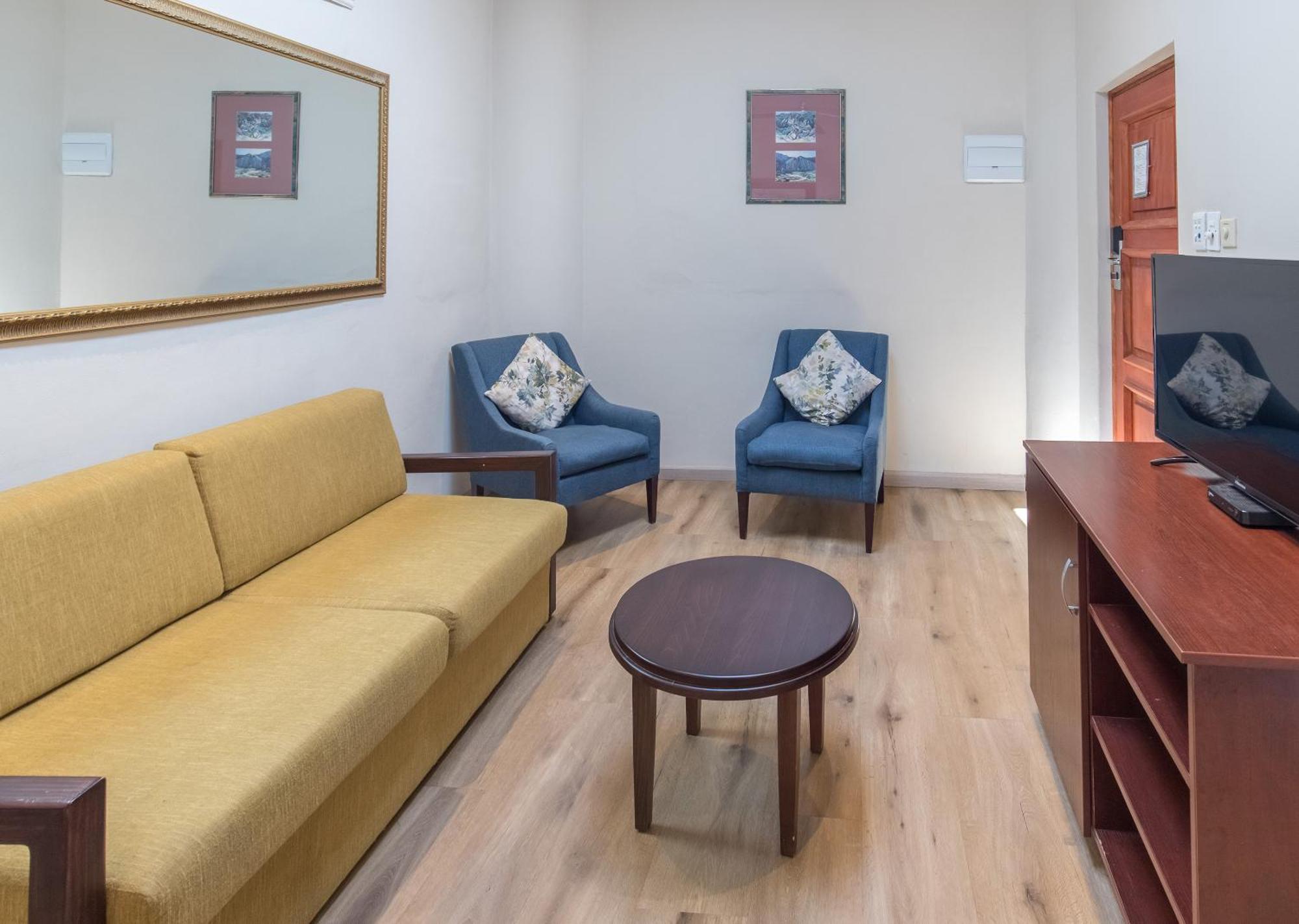 Deluxe Suite