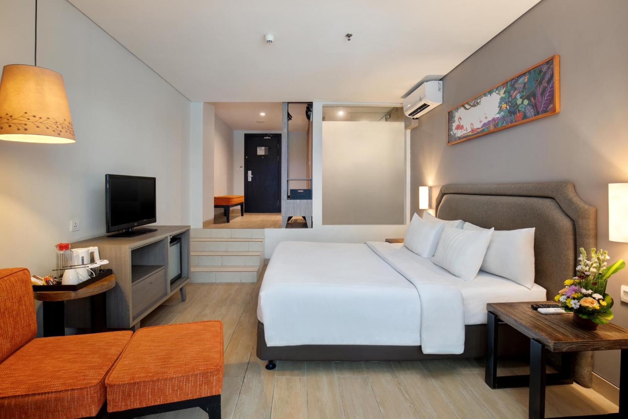 Deluxe Double Room with Pool Access