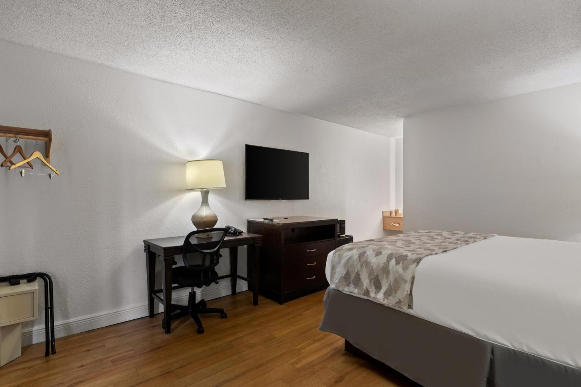 King Room- Non-Smoking