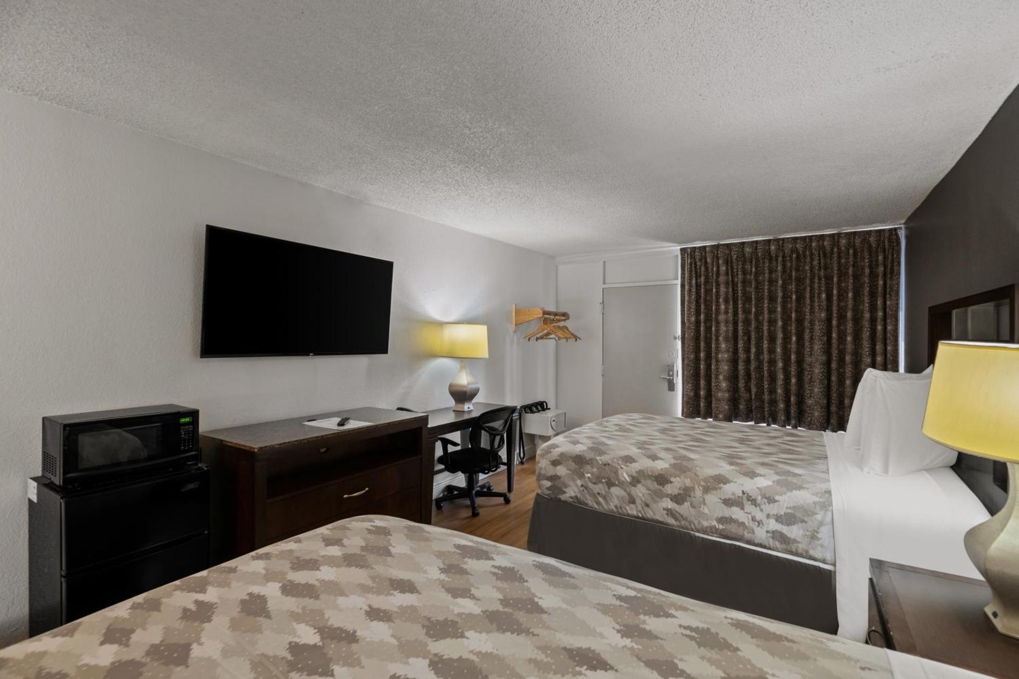 Double Room with Two Double Beds - Non-Smoking