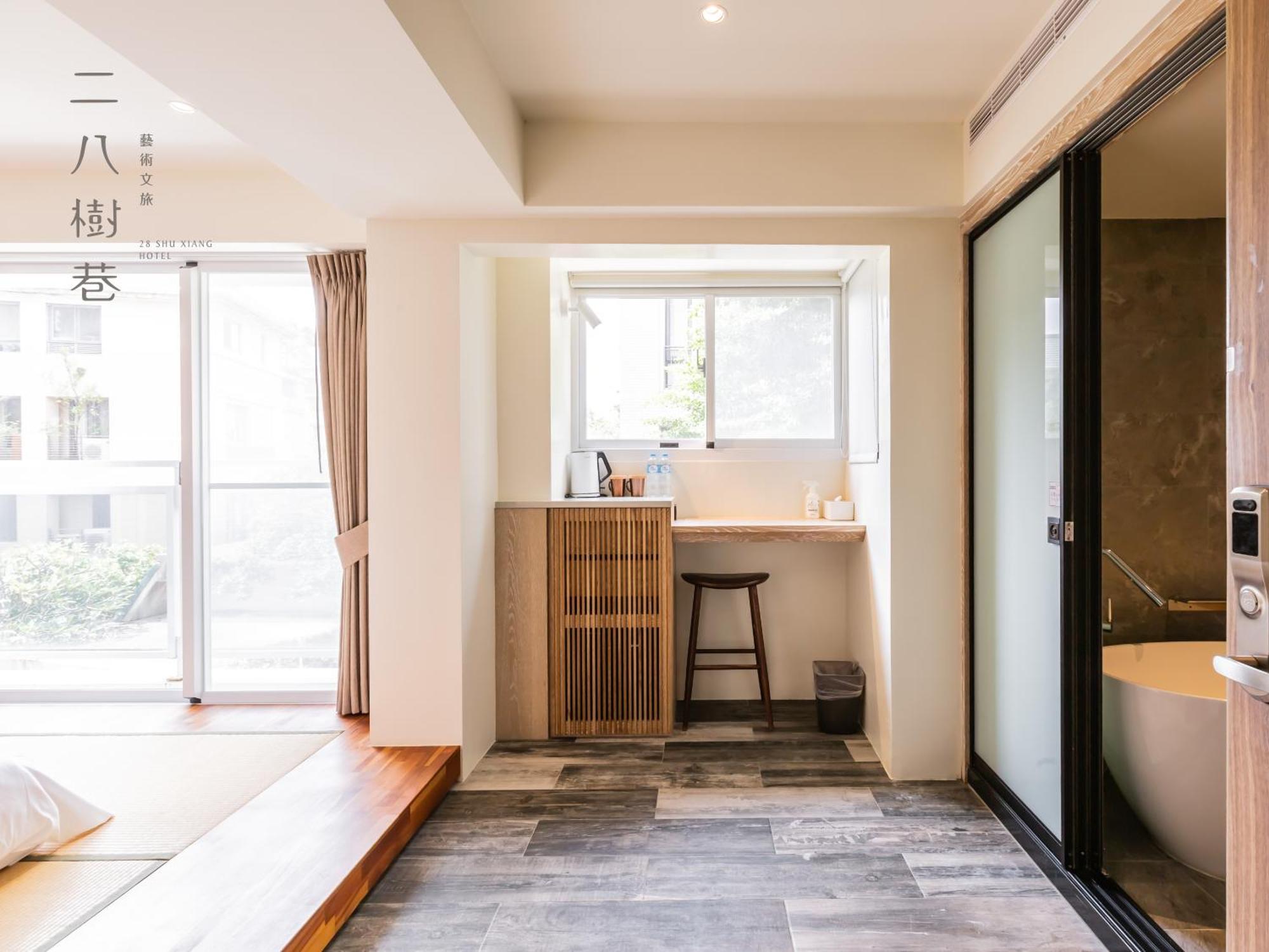 Deluxe Double Room with Bath