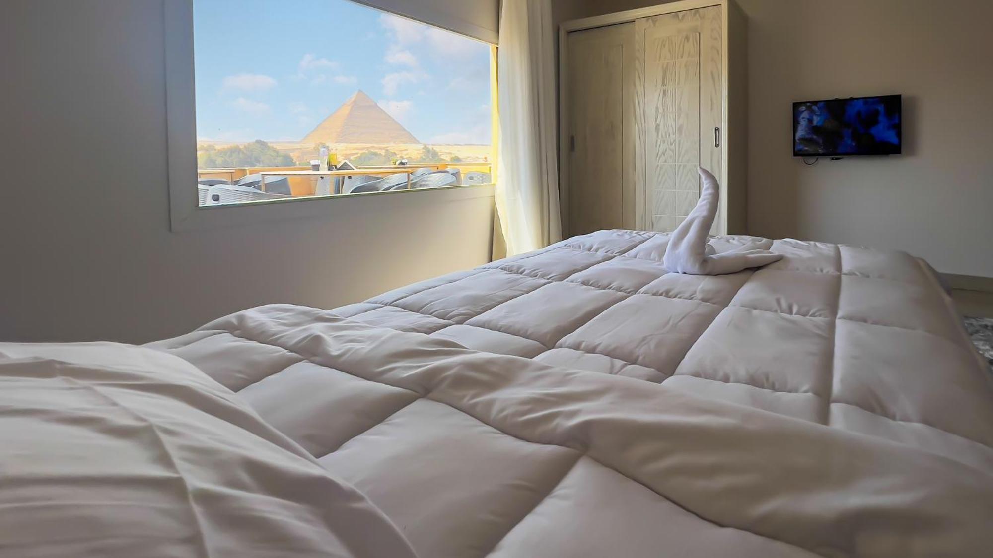 Deluxe Family Room with Pyramids View