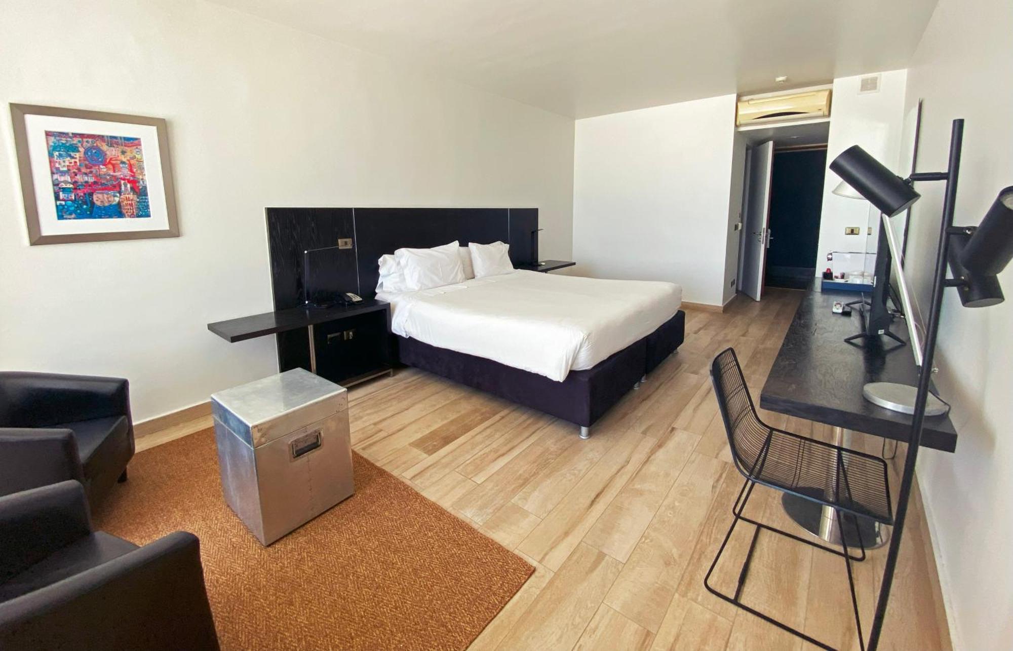 King Room with Ocean View - Non-Smoking