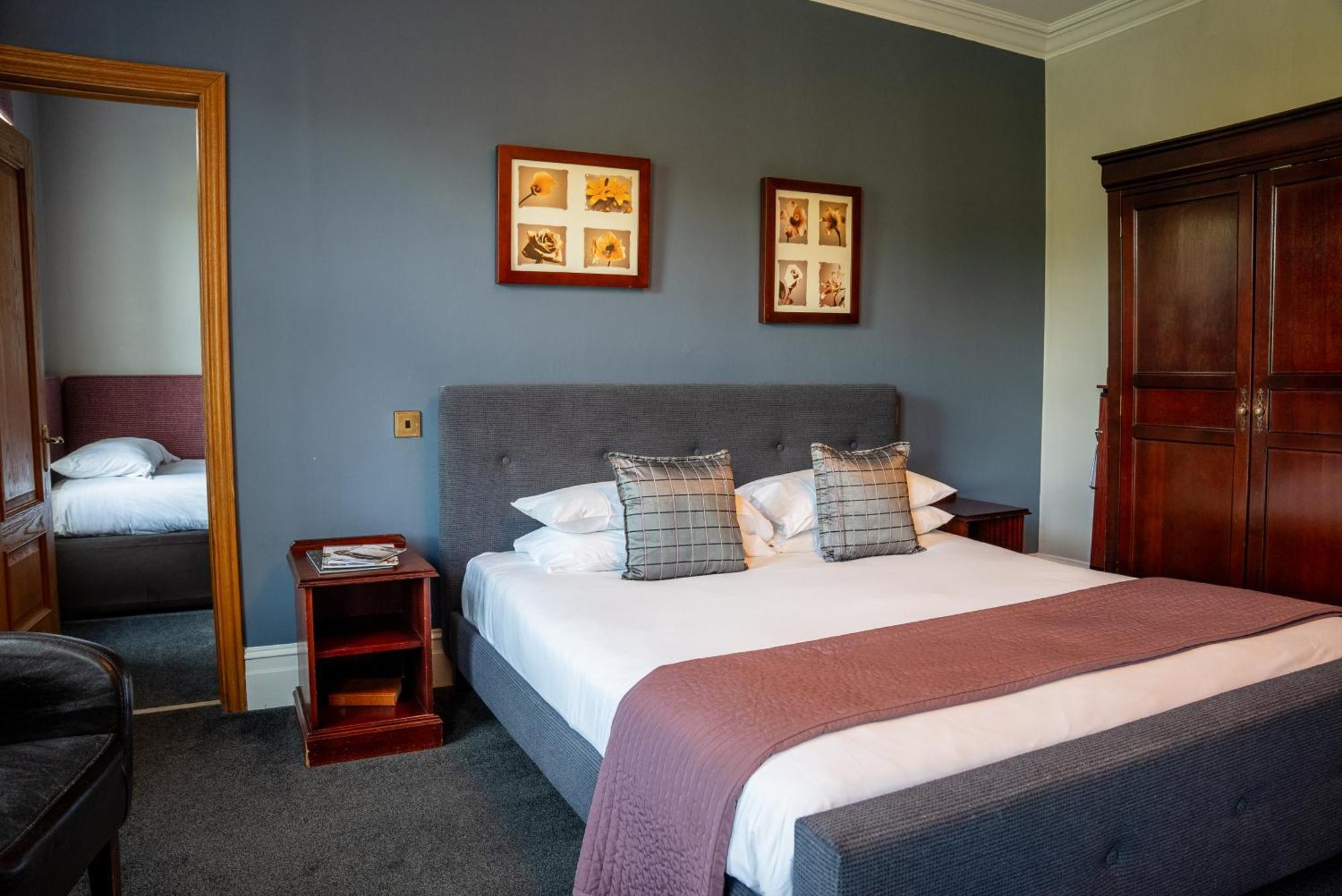 Standard Family Room (2 Adults + 2 Children)