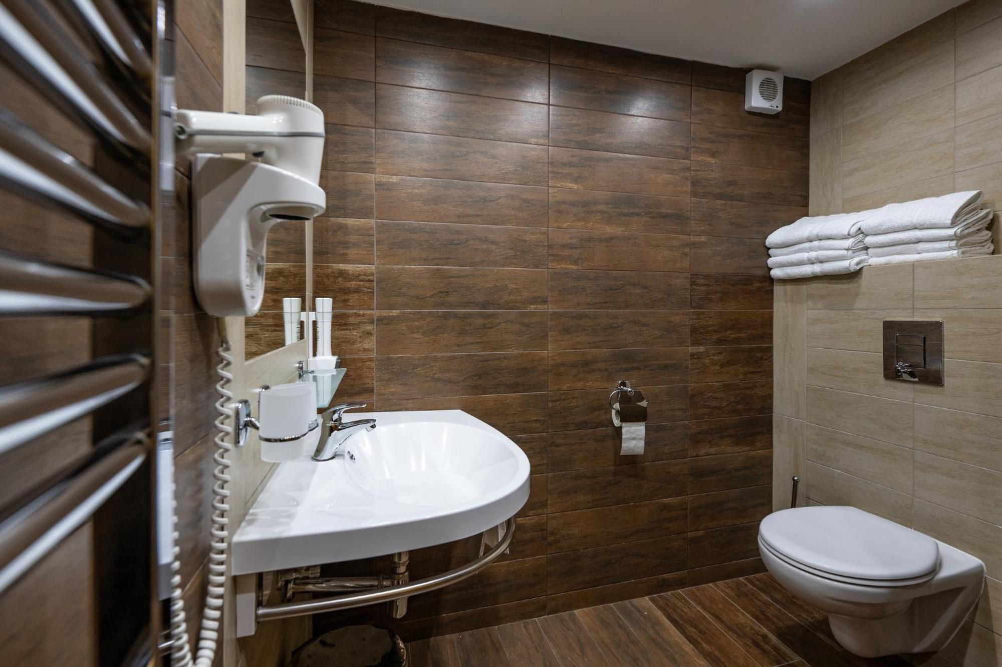 Double Room with two Extra Beds