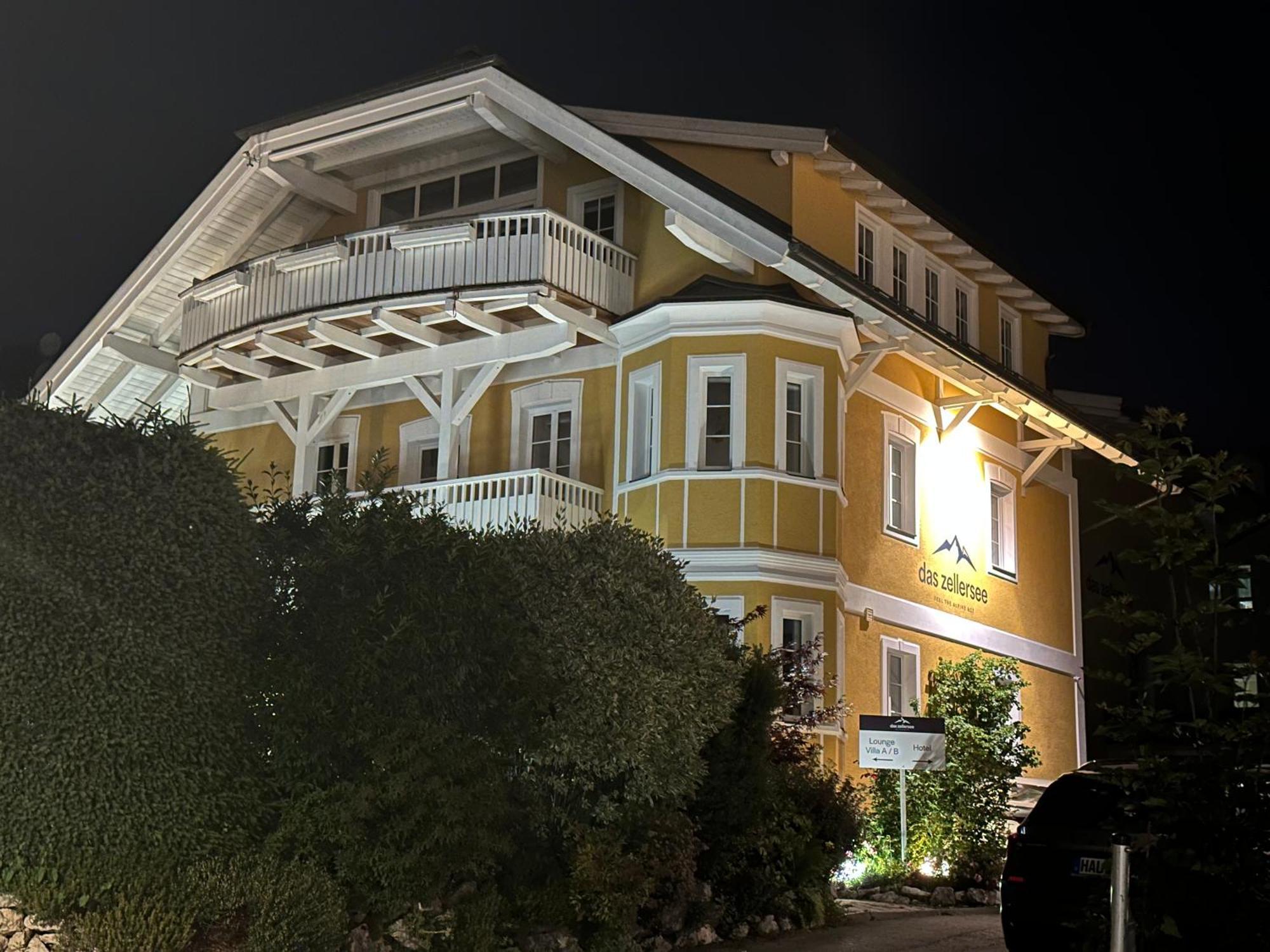 Villa B with lake view and private balcony