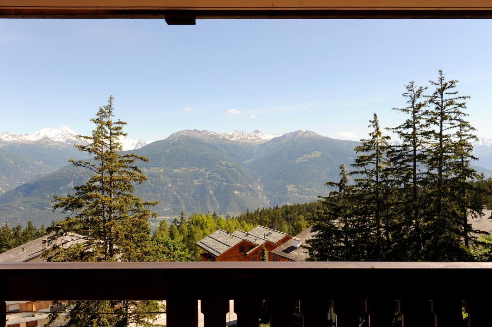Executive Quadruple Room with Balcony and Mountain View