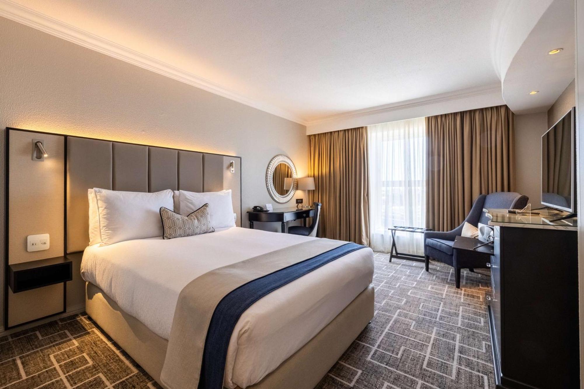 Standard Queen Room