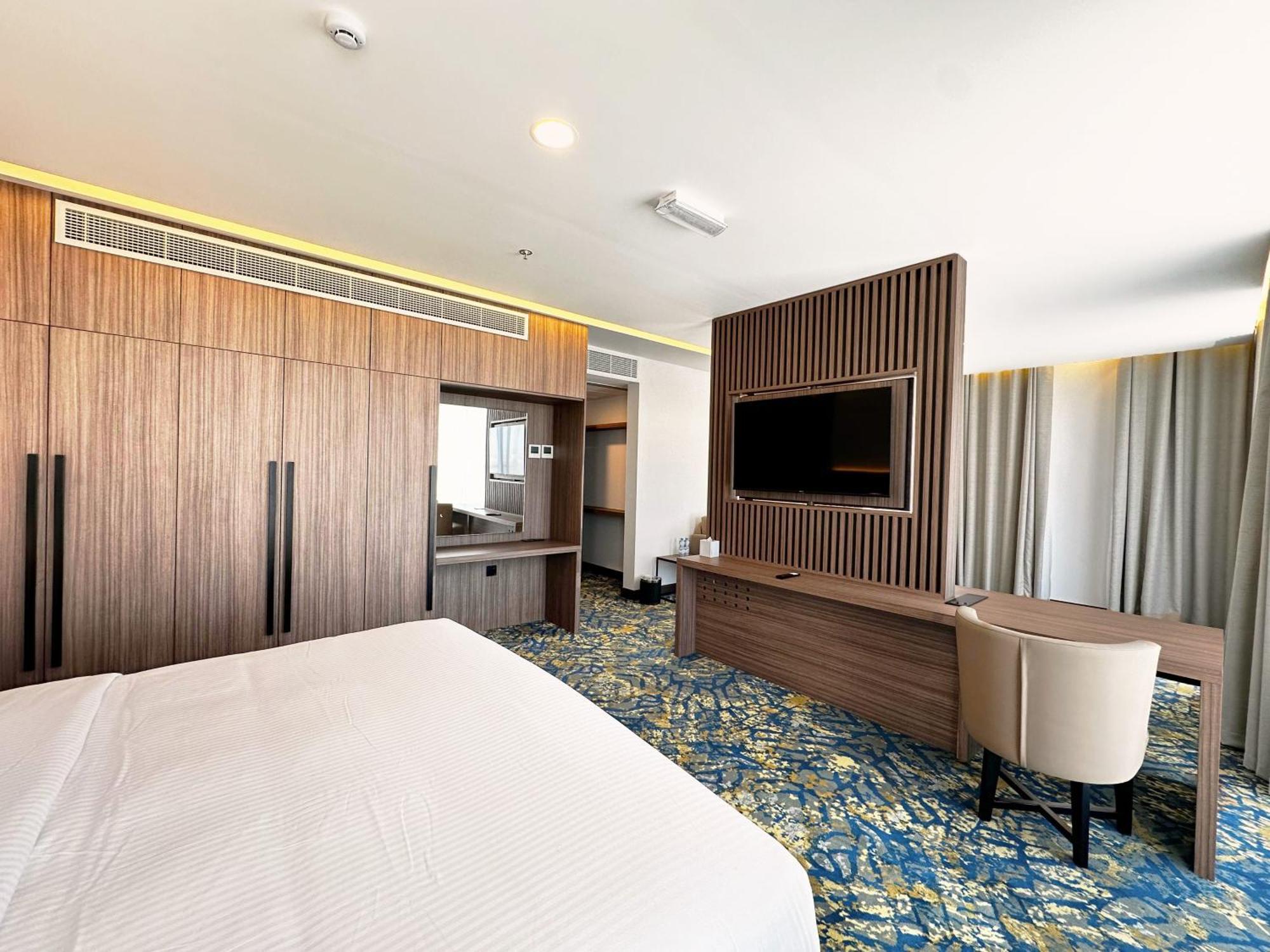 King Suite with Sea View
