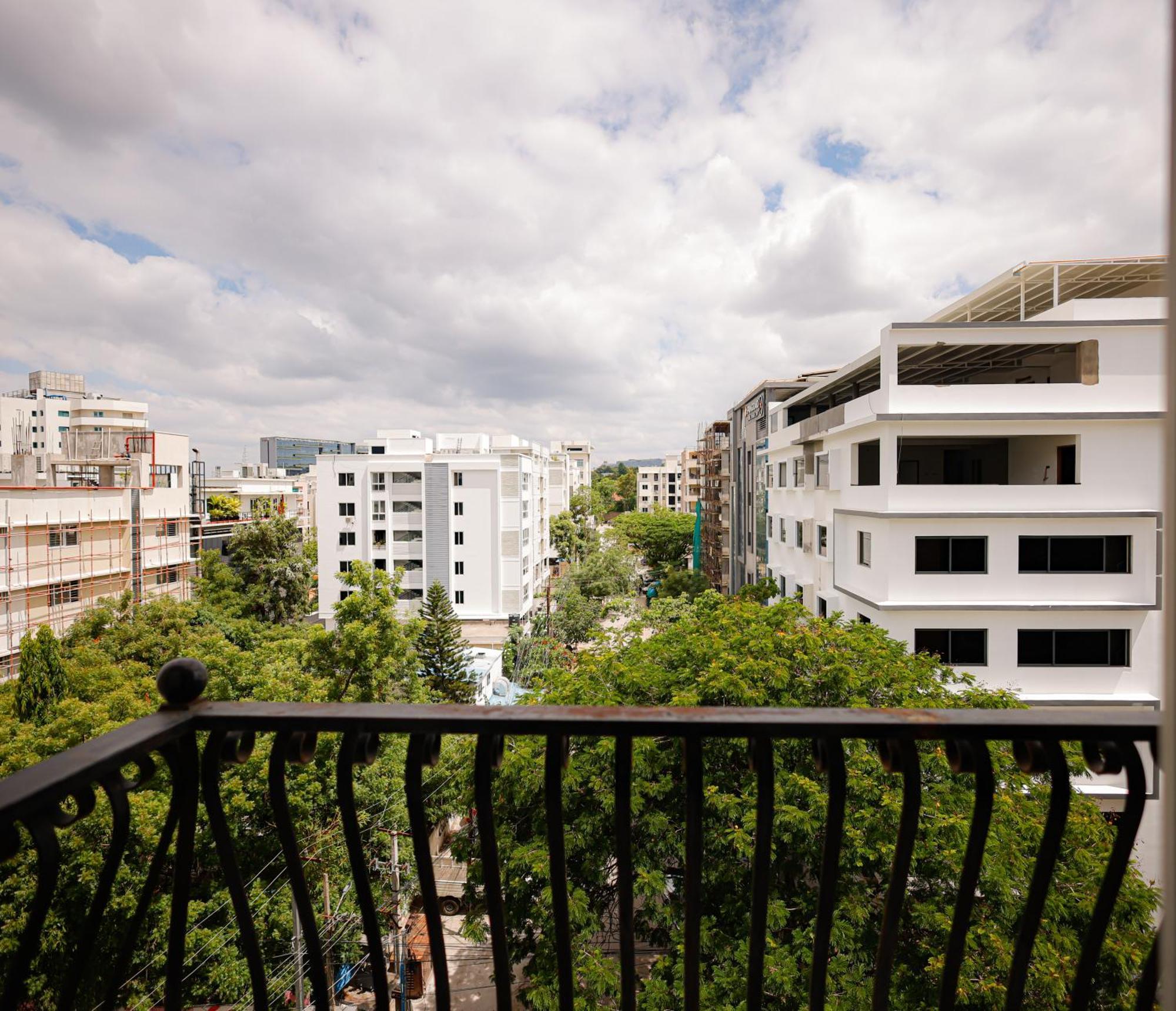 Deluxe Double Room with Balcony (10% off on F&B)