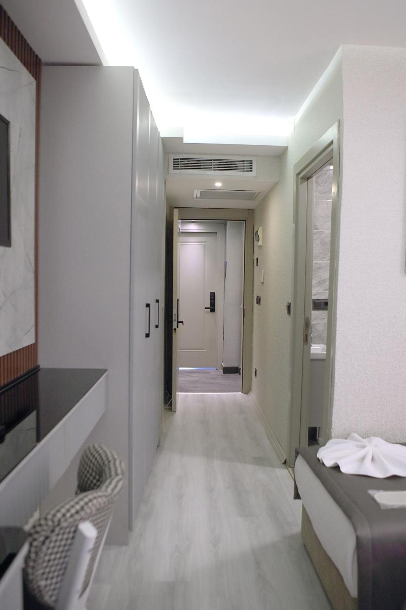 Triple Room with Balcony