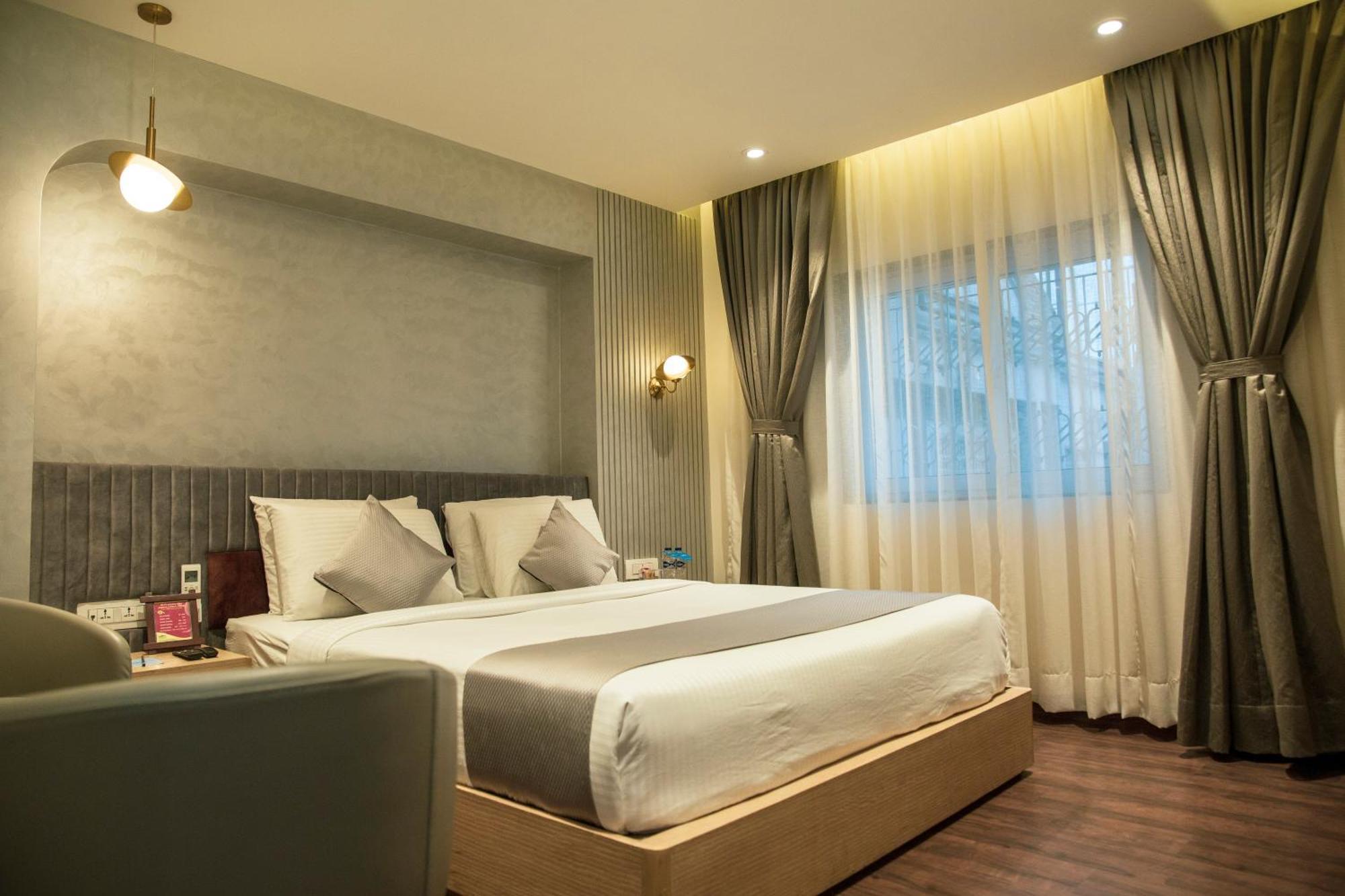 Deluxe Double or Twin Room