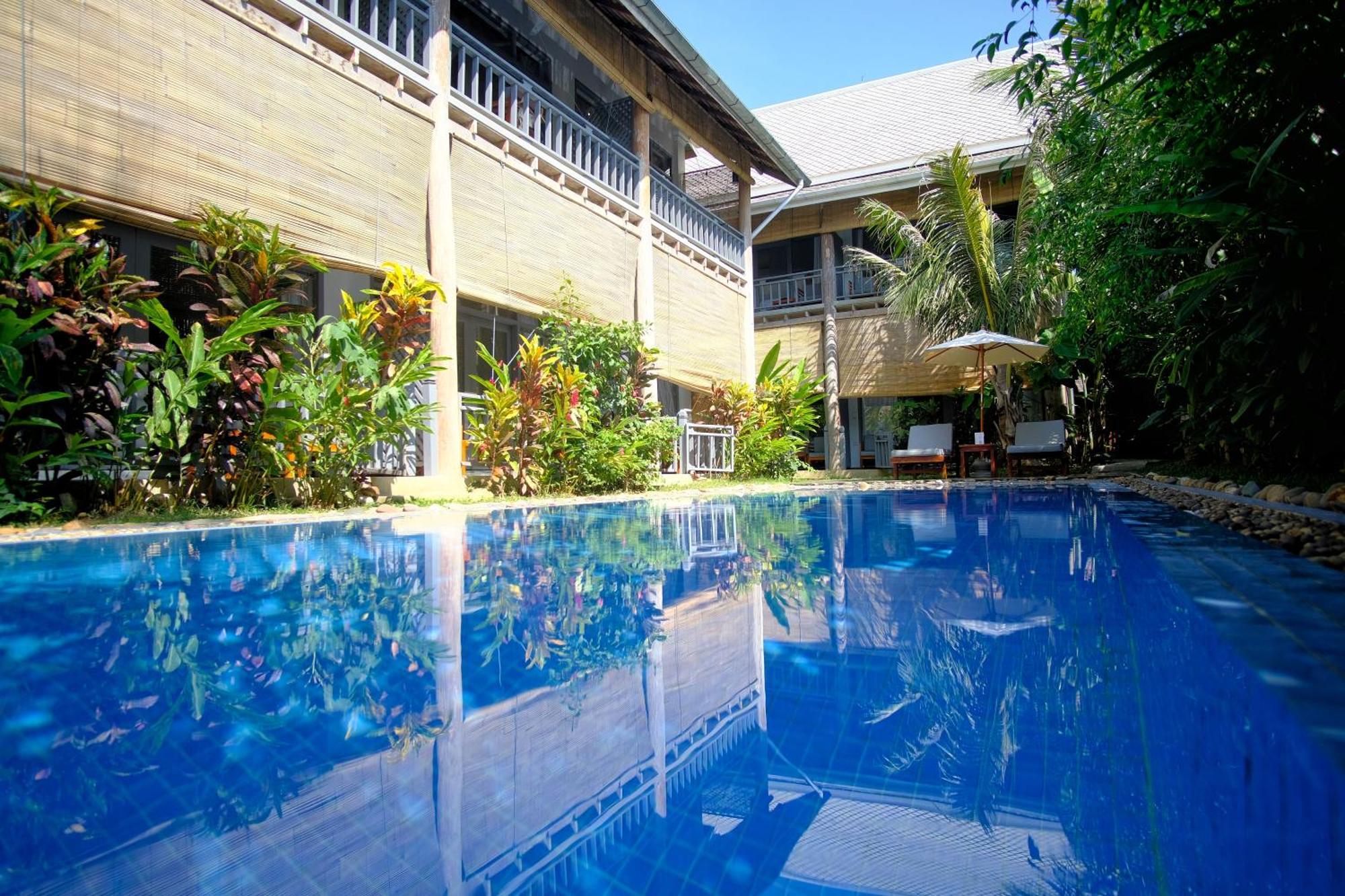 Pool Deluxe