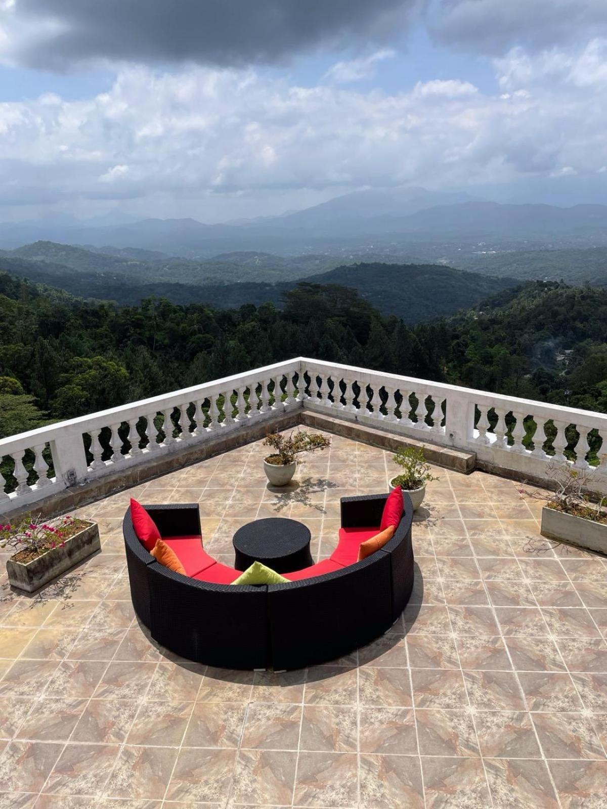 Suite with Mountain View