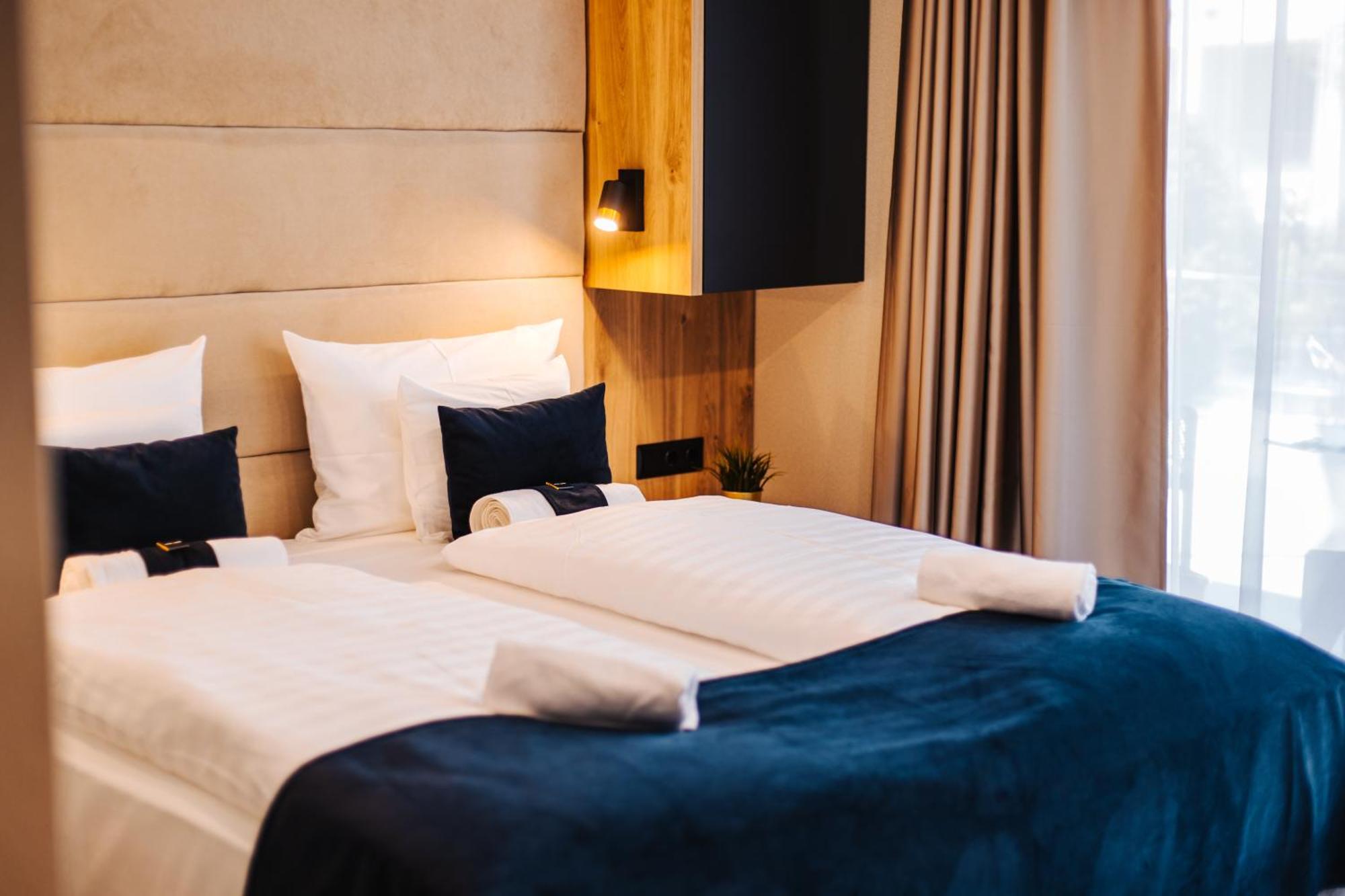 Queen Room with Spa Bath