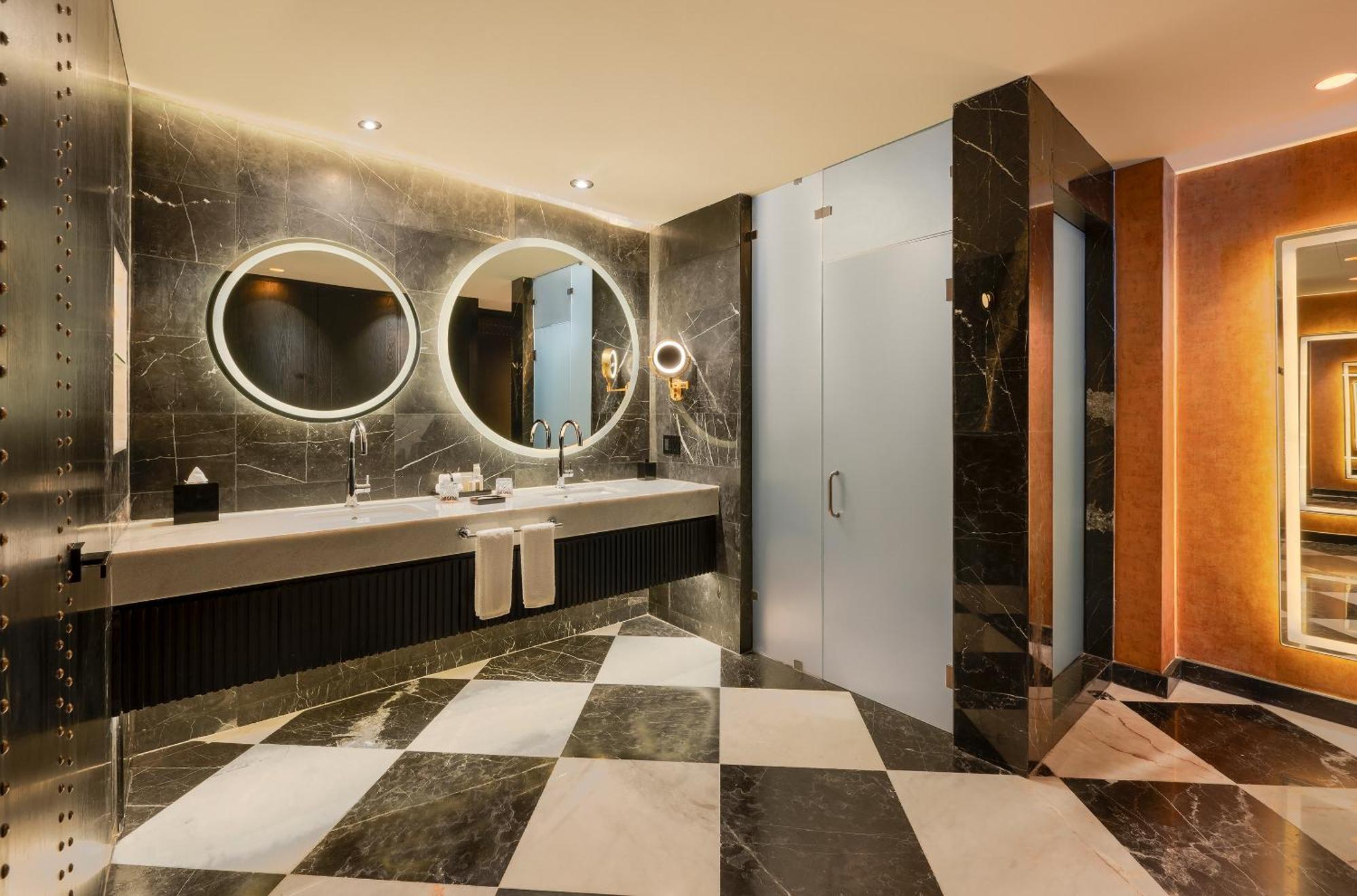 Diamond Ocean-View Jacuzzi Suite