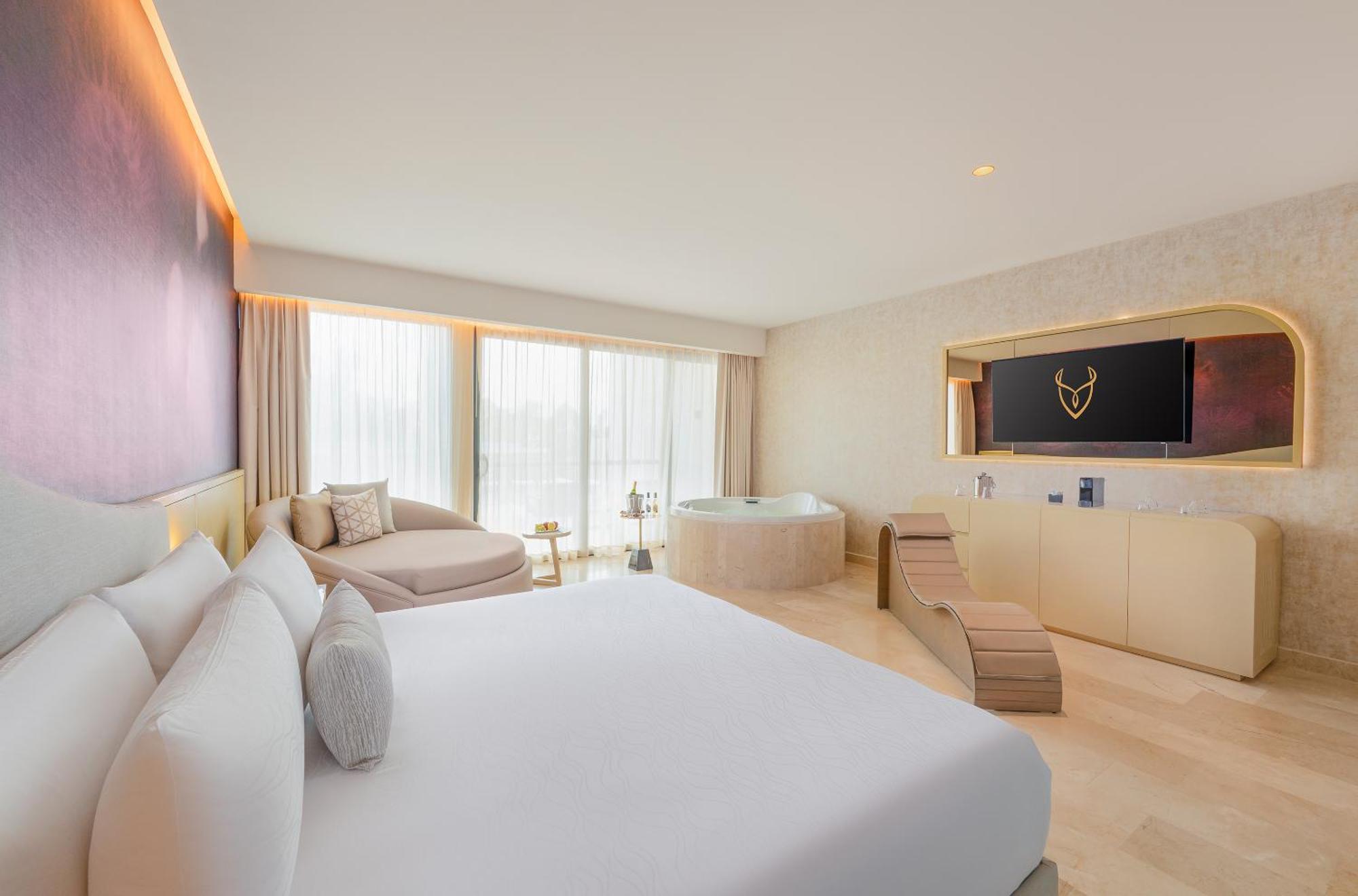 Seductive Pool View Jacuzzi Suite