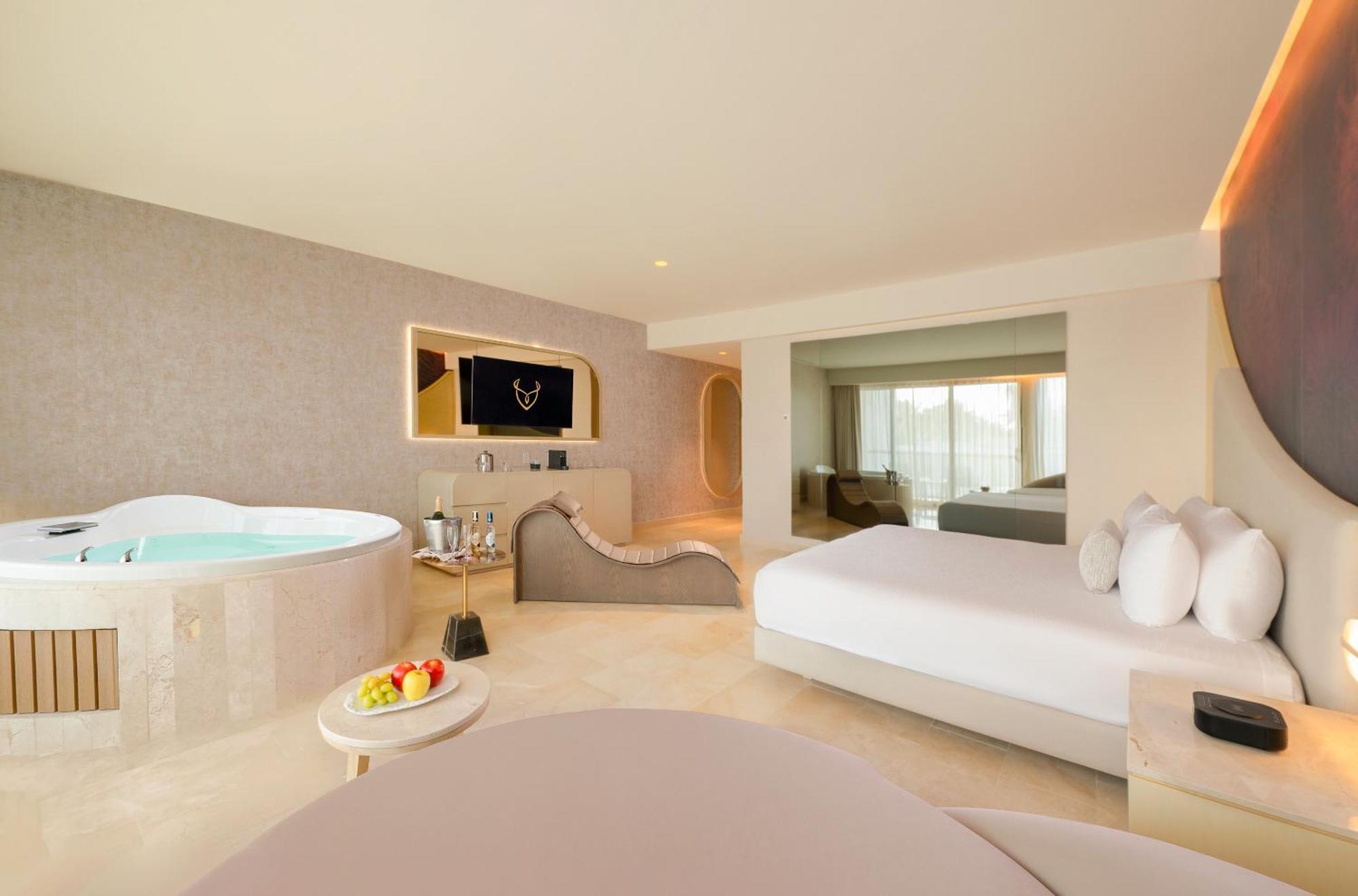 Seductive Pool View Jacuzzi Suite