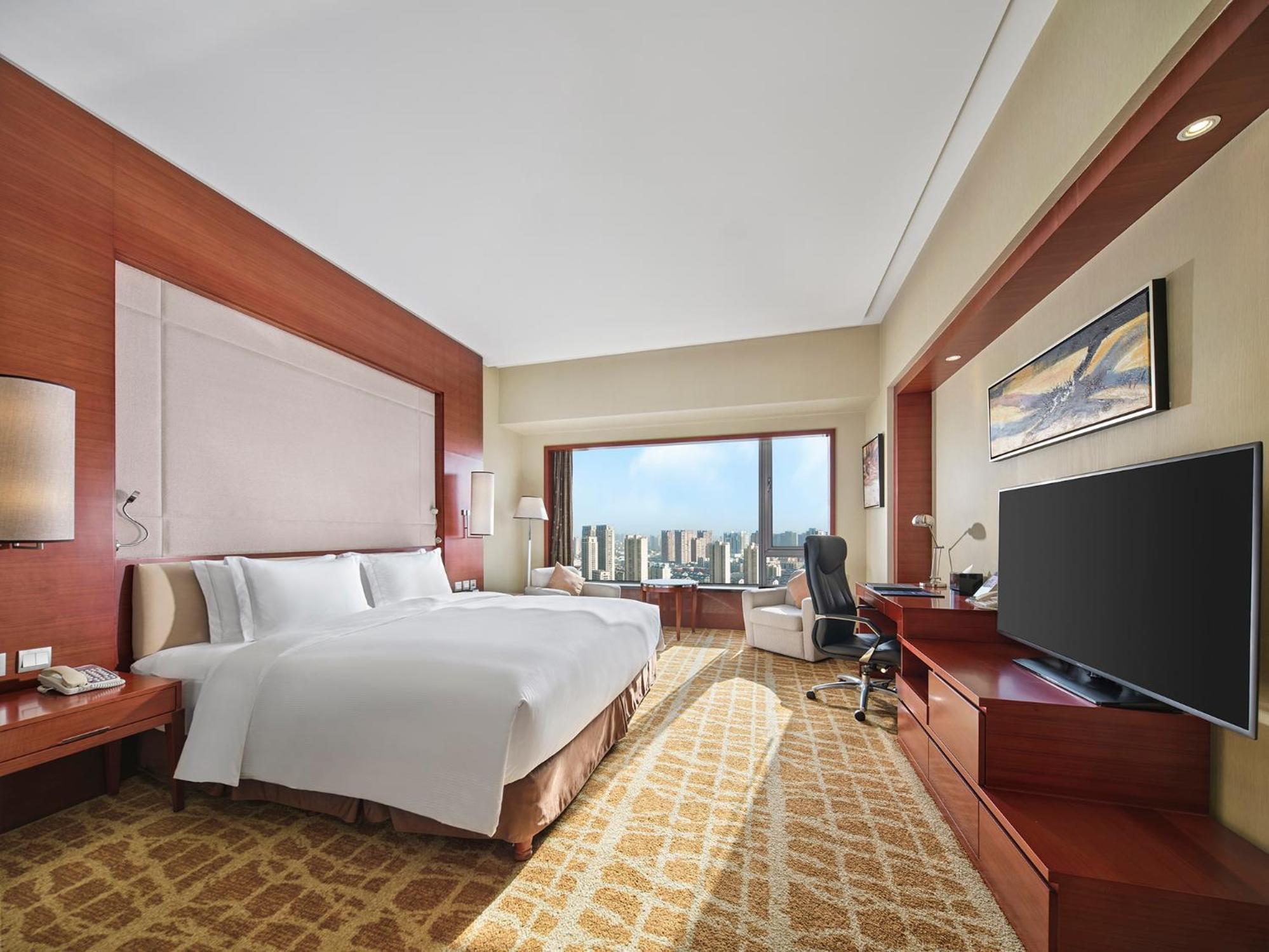 Deluxe King Room Plus