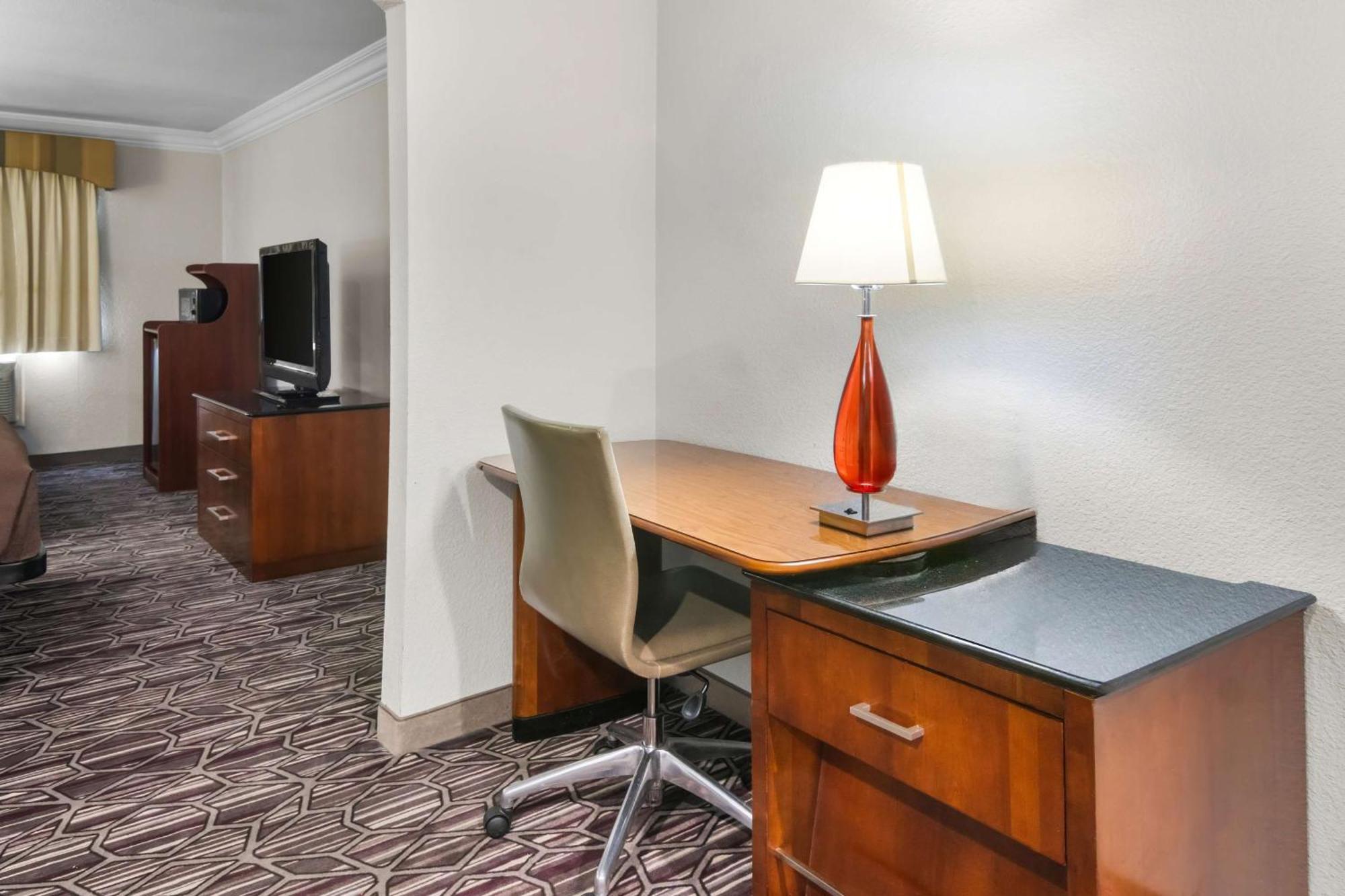 Queen Suite with Two Queen Beds with Sofa Bed and Roll-In Shower - Disability Access/Non-Smoking