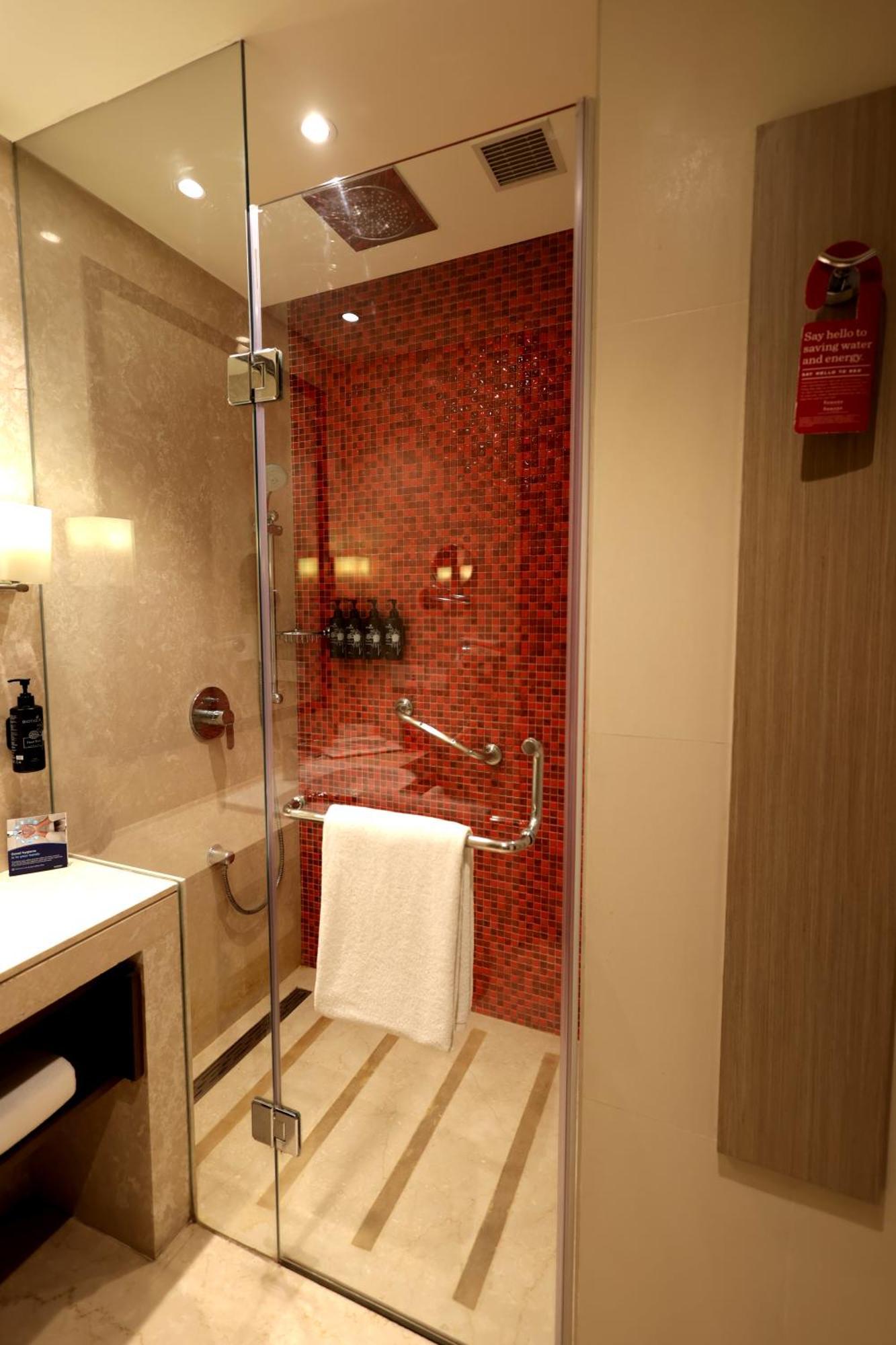 Double Room with 20% discount on food and beverages | Complimentary one way airport transfer until 30th Sep