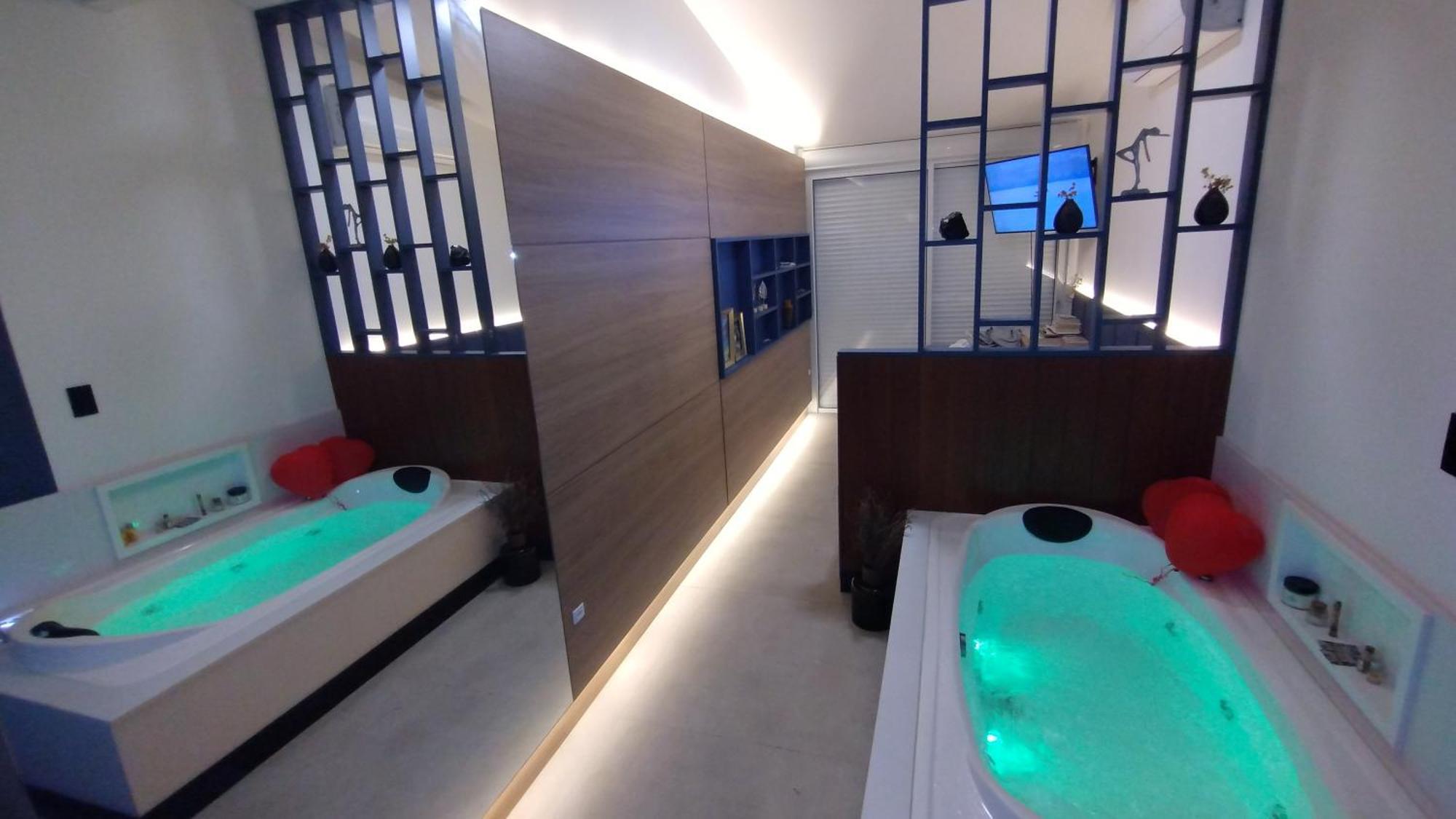 Studio with Spa Bath