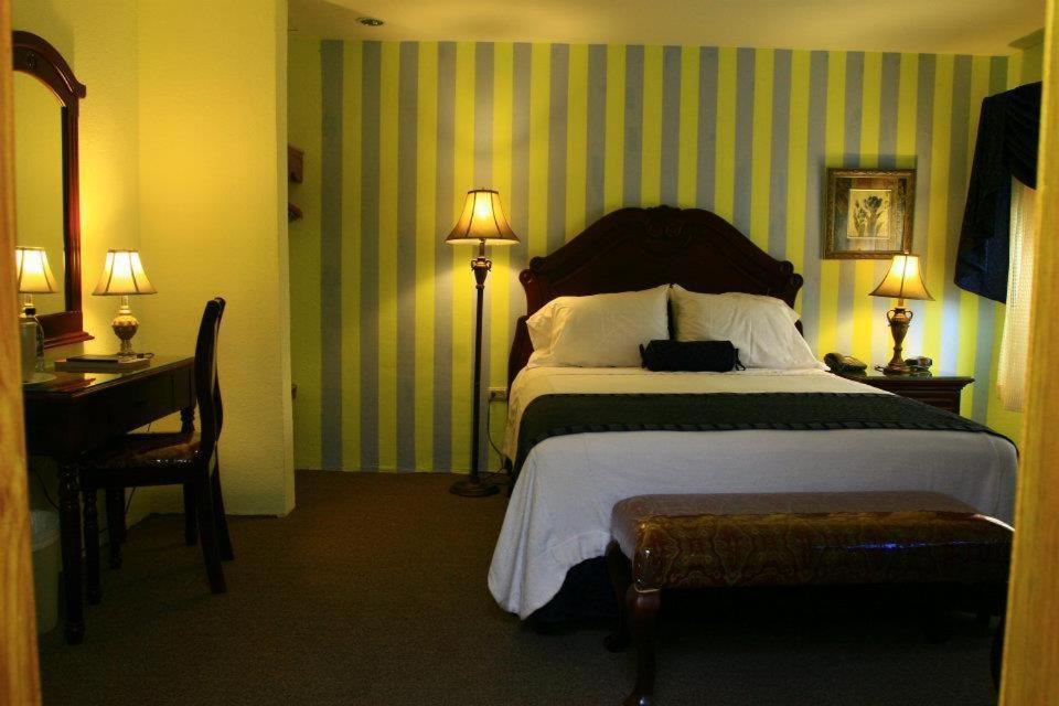 Queen Room