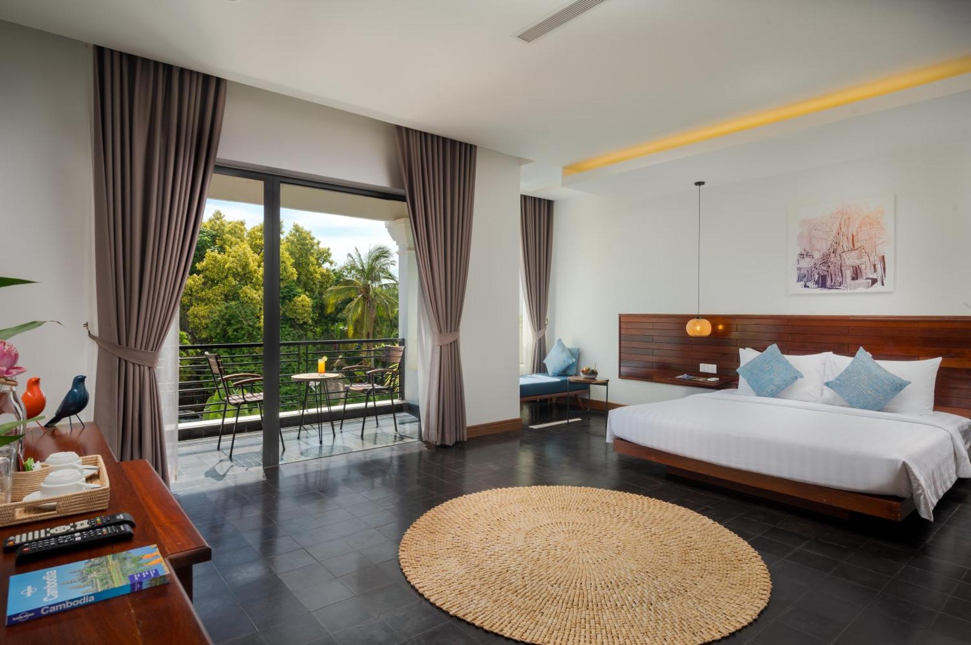 Junior Suite with Balcony