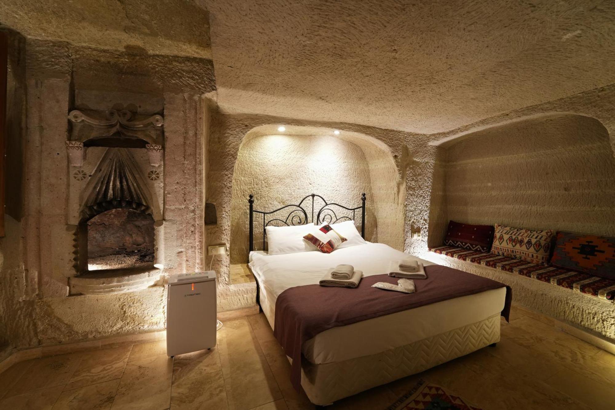 Cave Suite