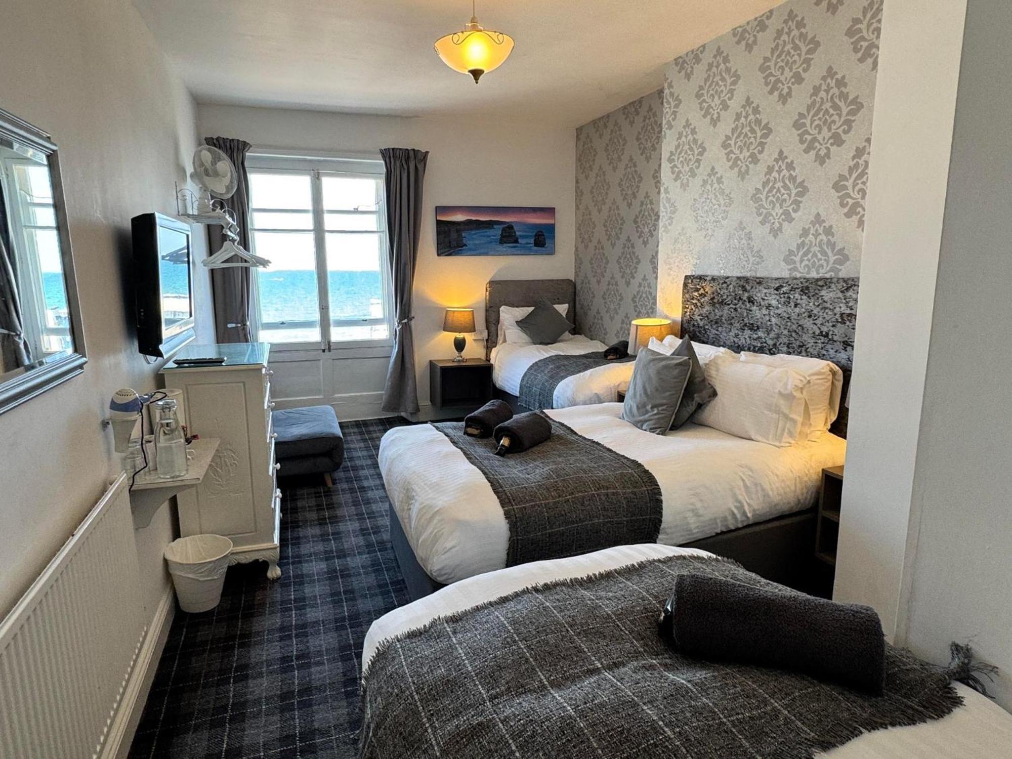 Gold Seaview Family of 4