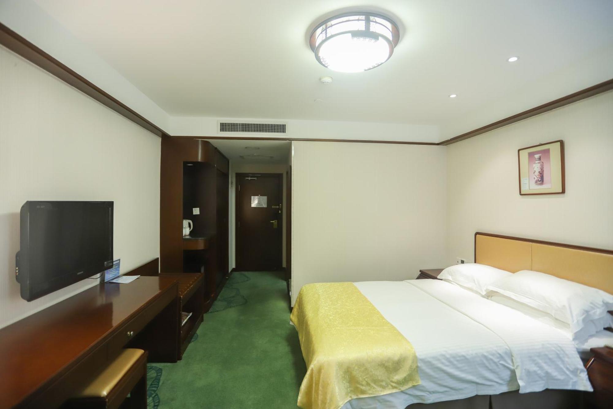 Superior Queen Room