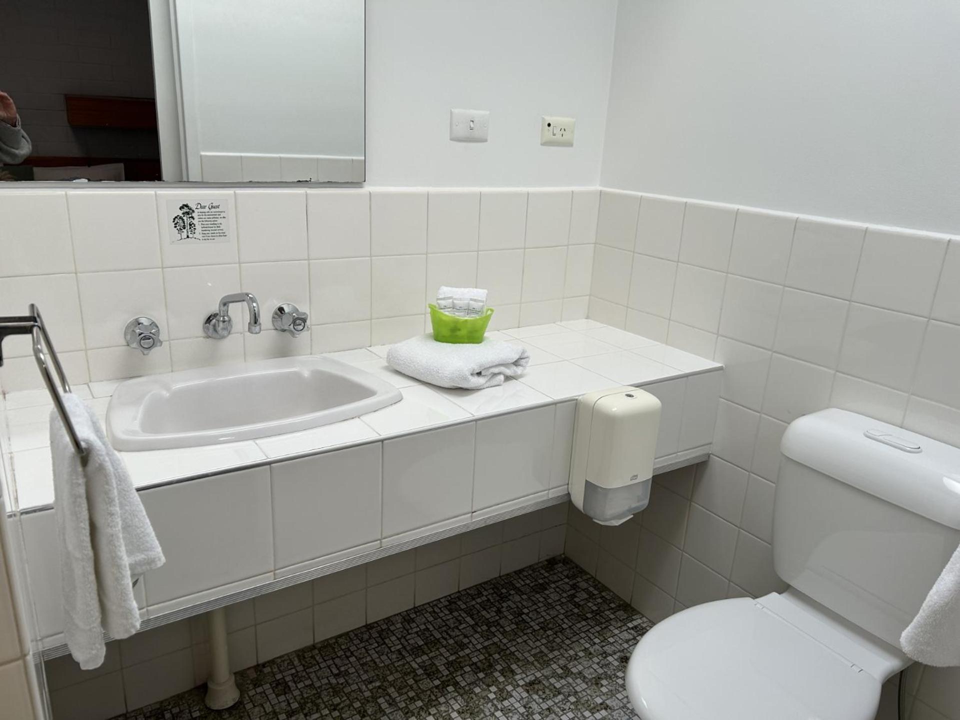 Economy Twin Room
