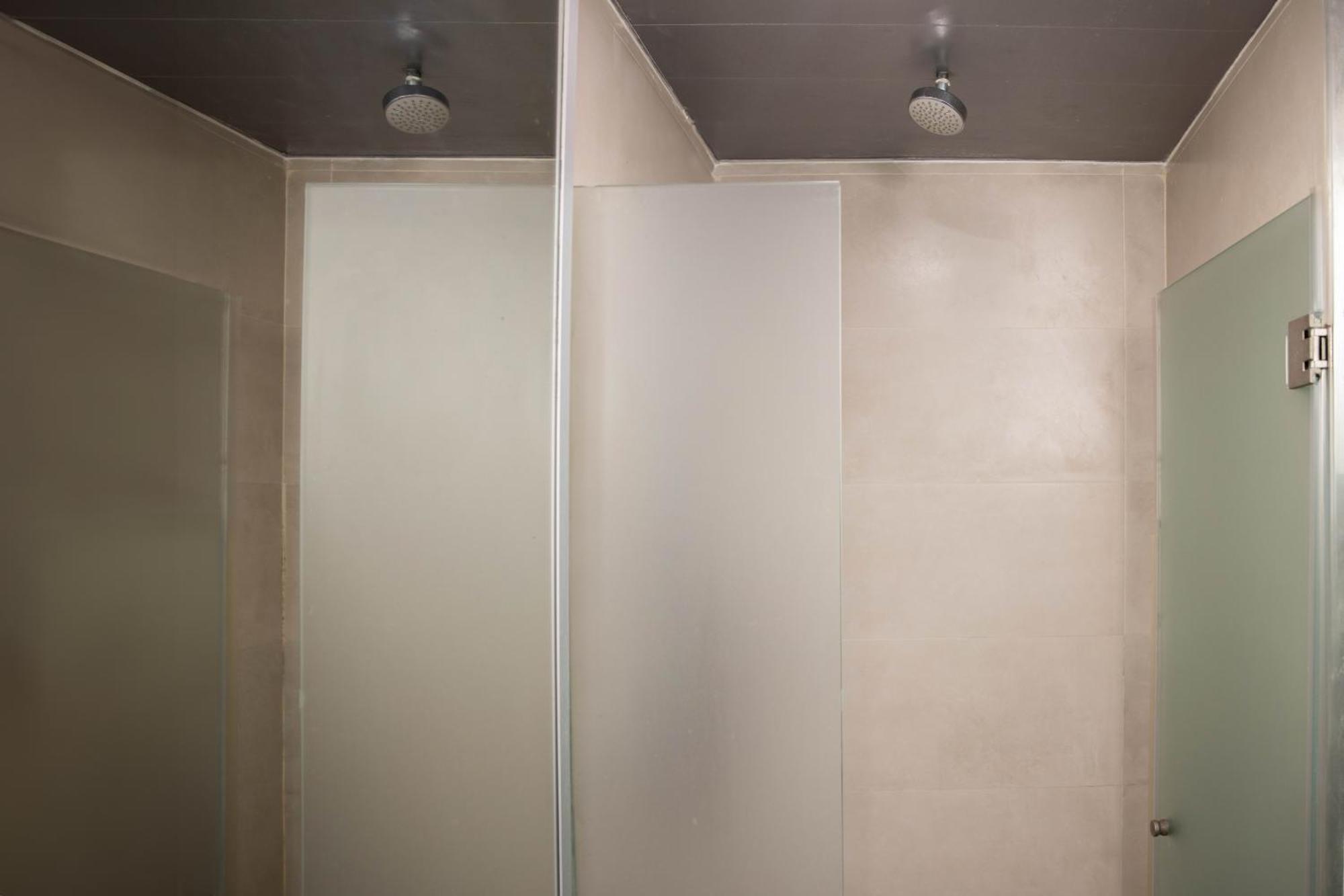 Quadruple Room with Private Bathroom