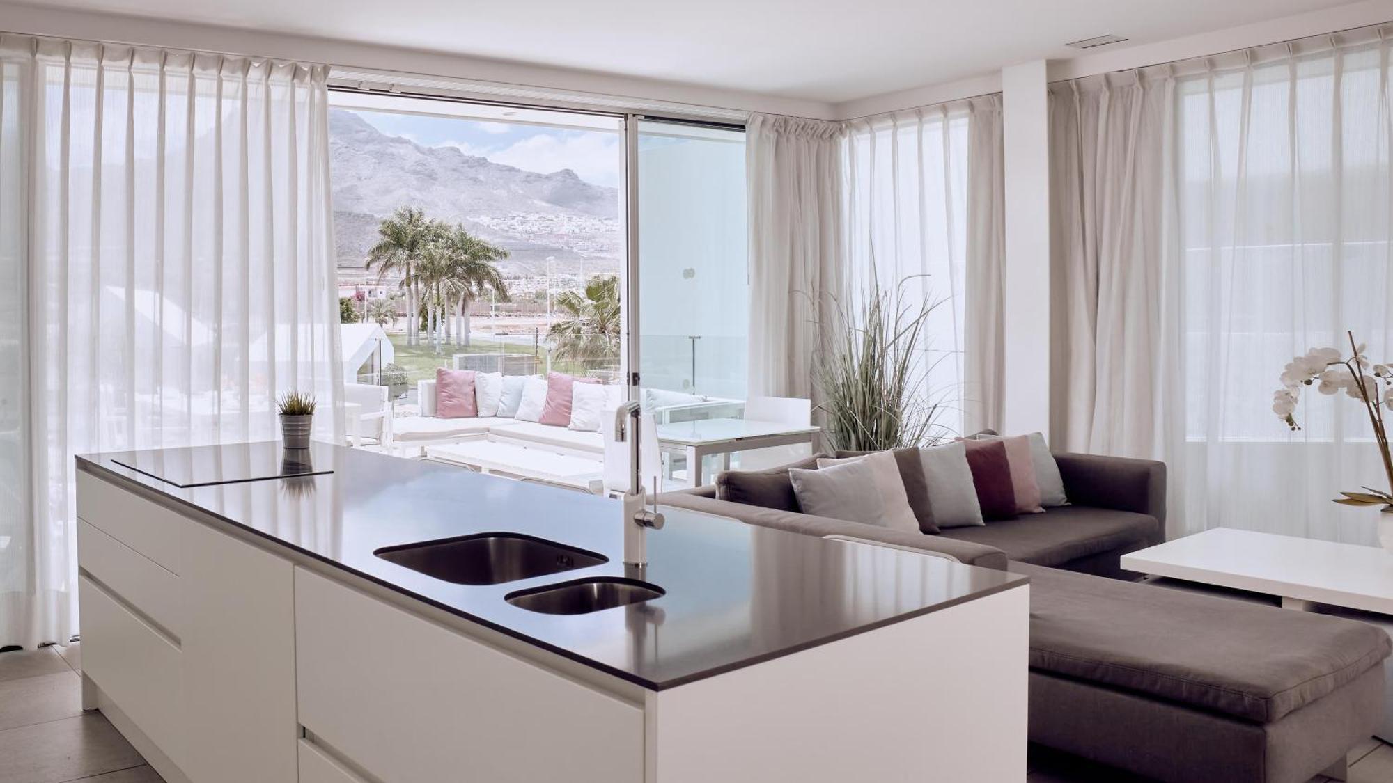 Serenity Pico 2 bedroom Suite mountain view