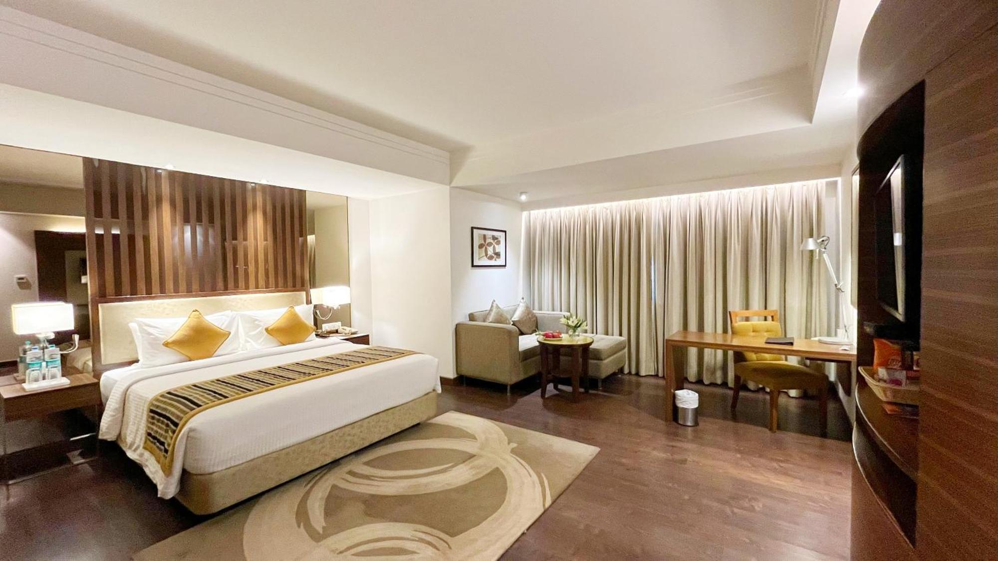 Junior Suite 1 Double Bed (1+1 on IMFL, 2Pcs Laundry Free)