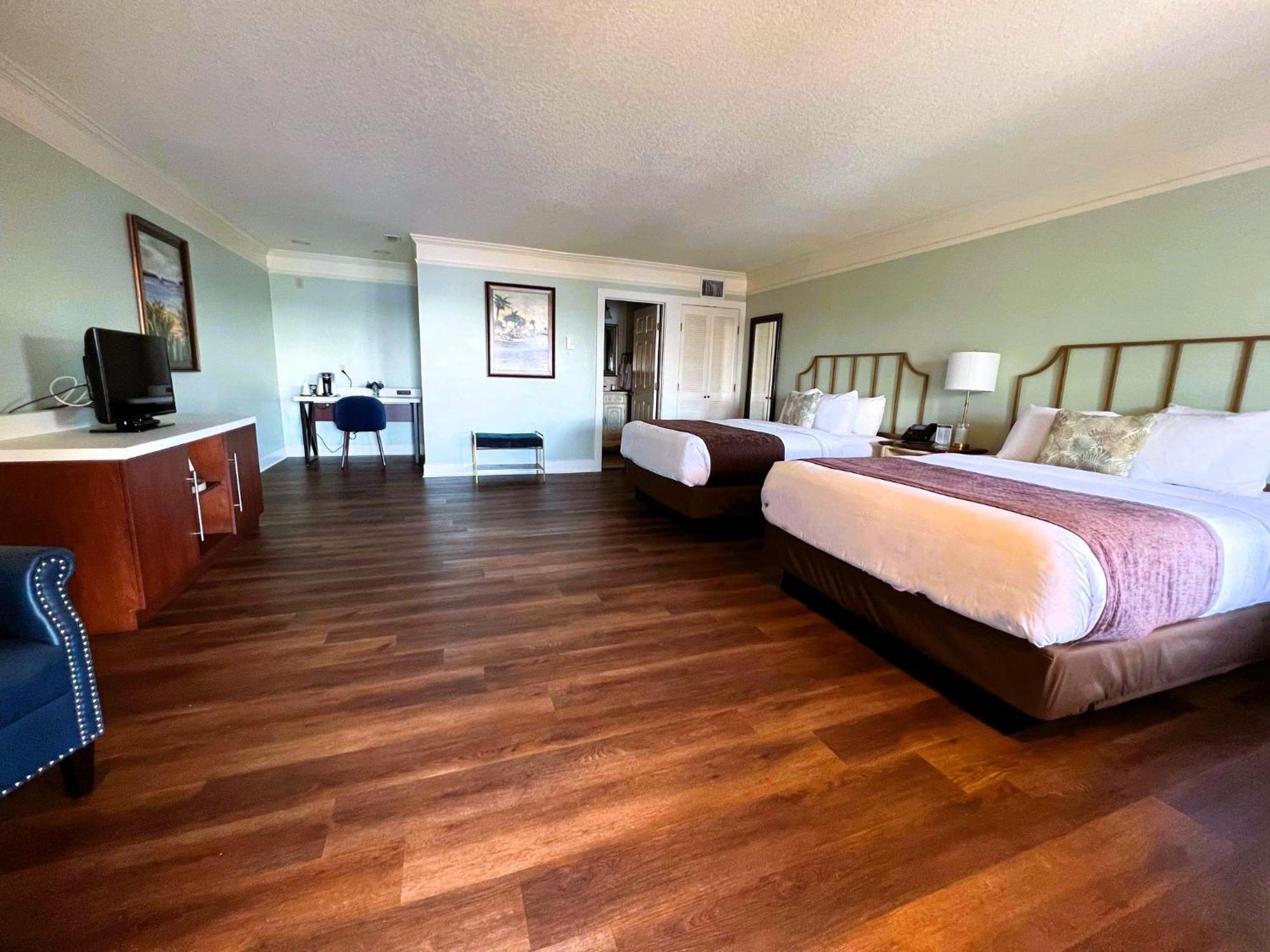 Superior Queen Room with Two Queen Beds