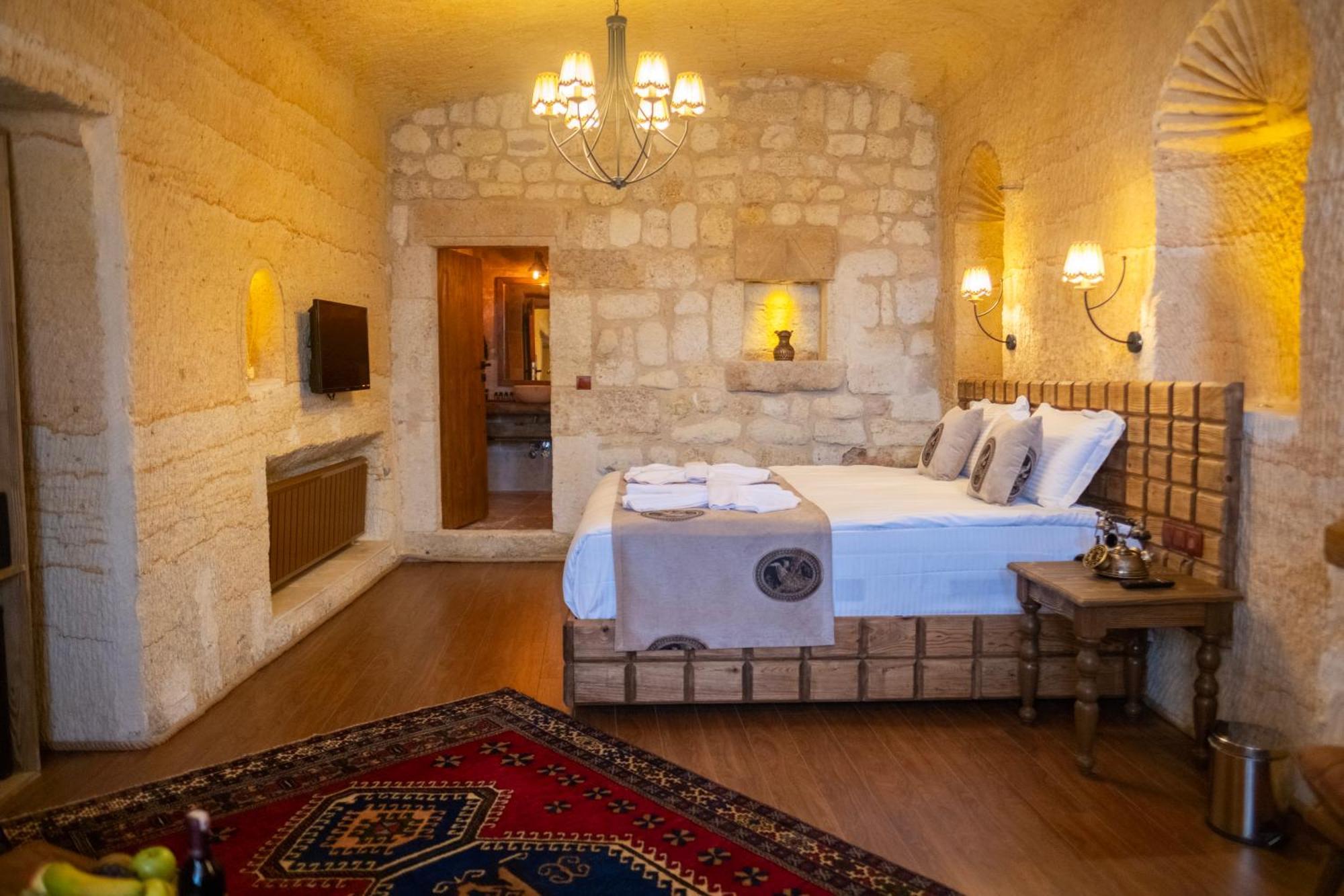 Superior Cave Room