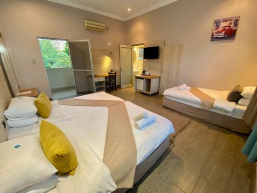 Triple Room