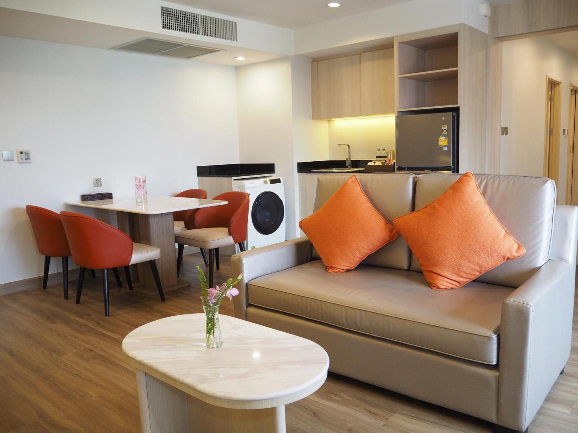 One-Bedroom Presidential Suite,1618270326:JPEG