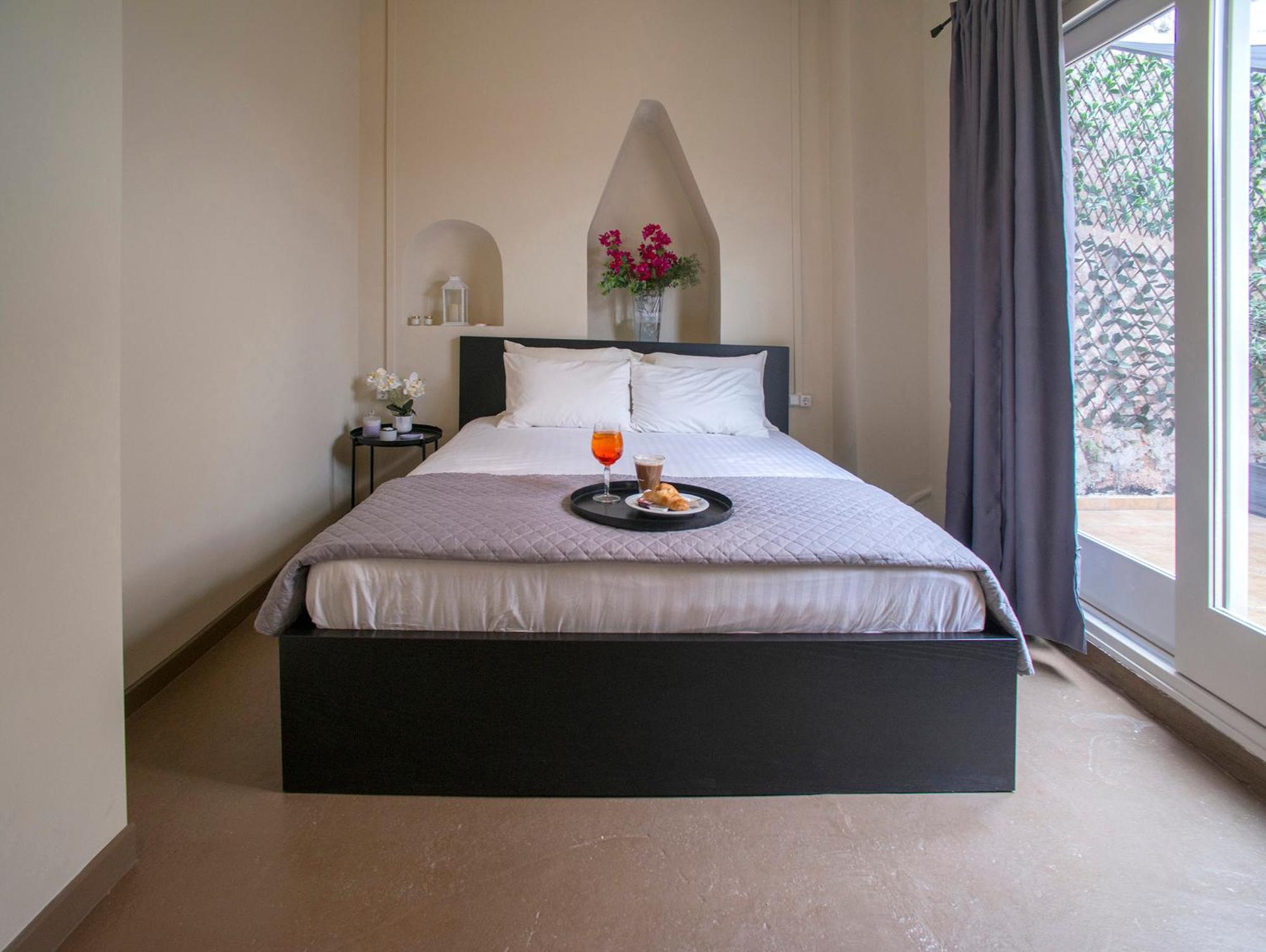 Deluxe Double Room with Balcony and Jacuzzi