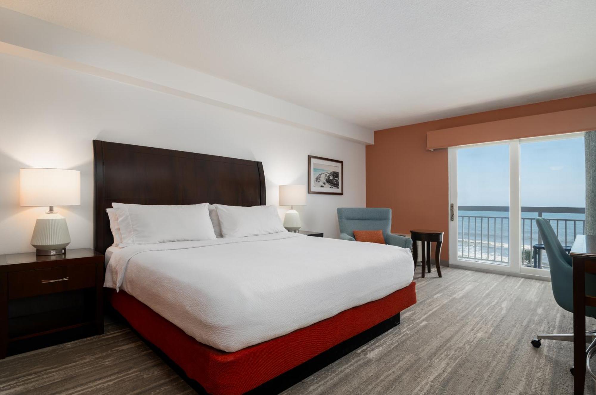 King Room Oceanfront with Balcony - Mobility/Hearing Accessible