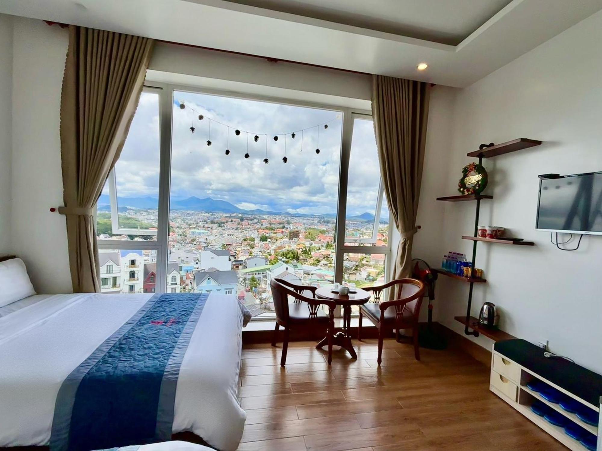 Quadruple Room with Mountain View