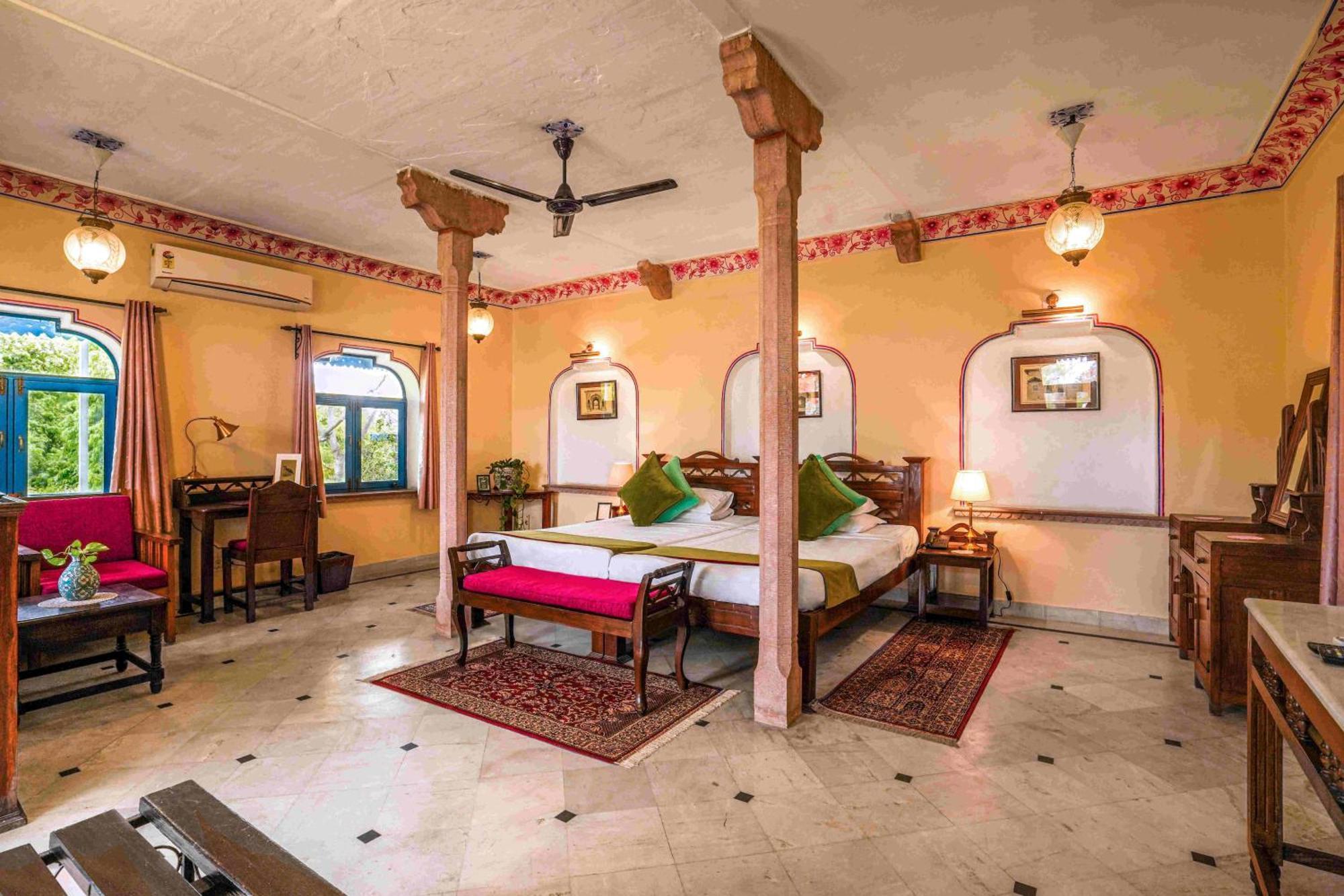 Palace Rooms: Enjoy Happy Hours with 1+1 offer