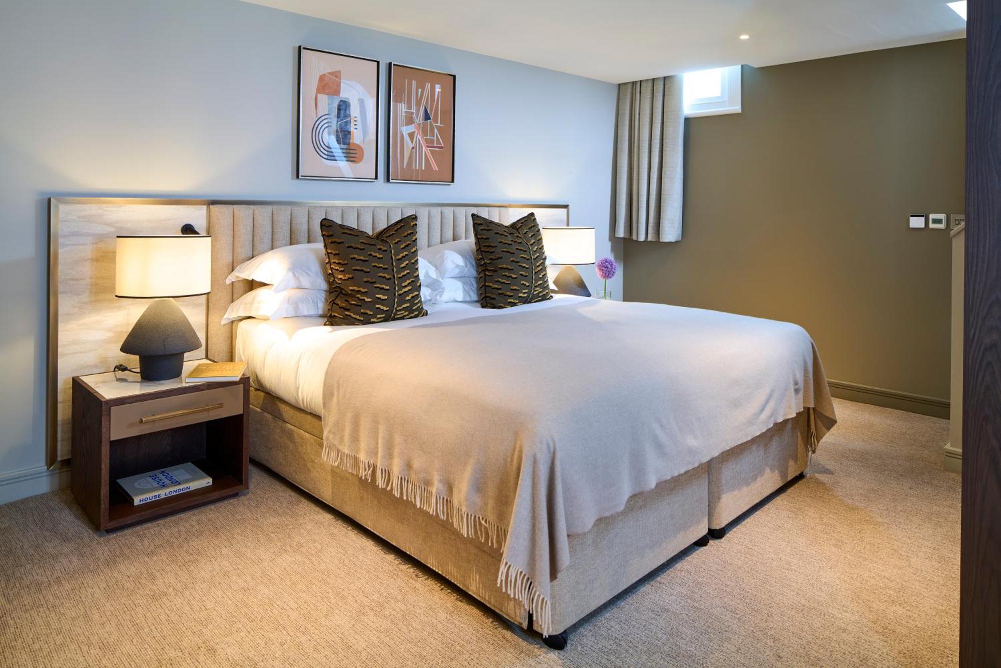 Deluxe Loft Open Plan One Bedroom with Sofa Bed