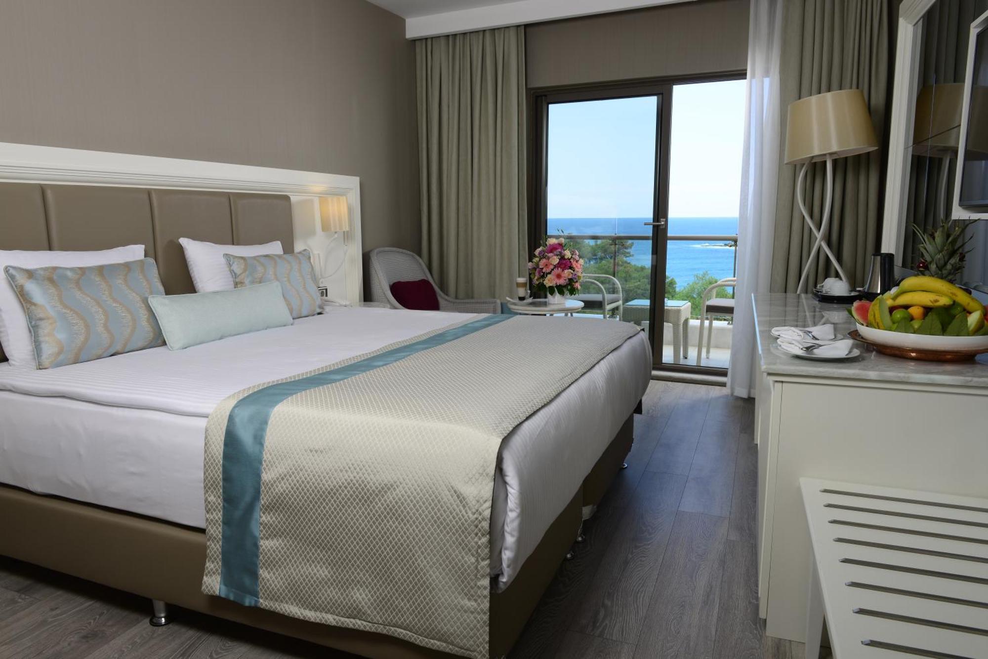 Family Room with Sea View