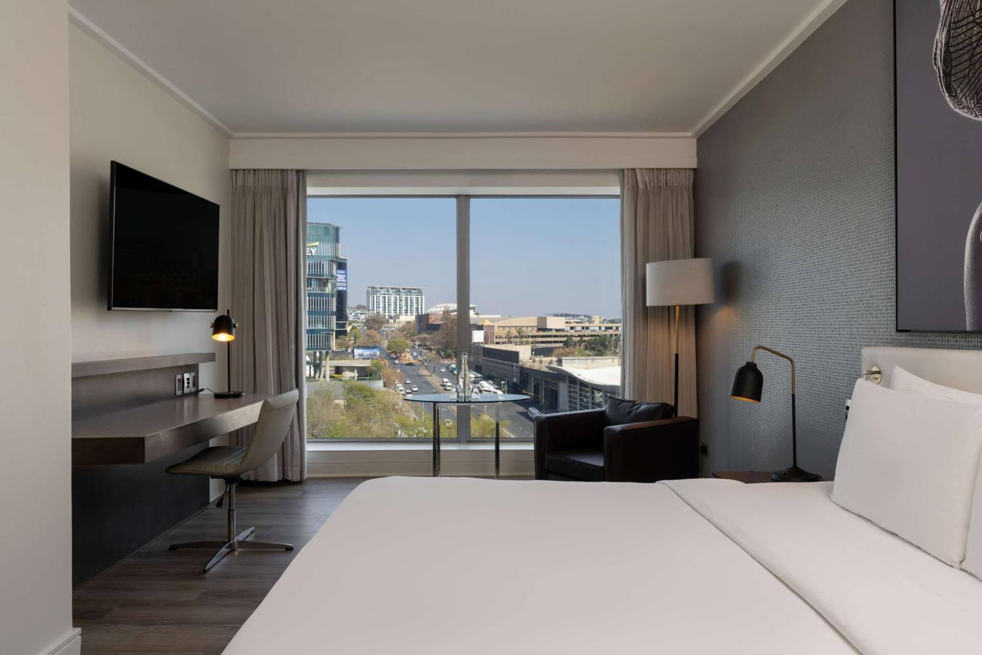 Superior Room with City View