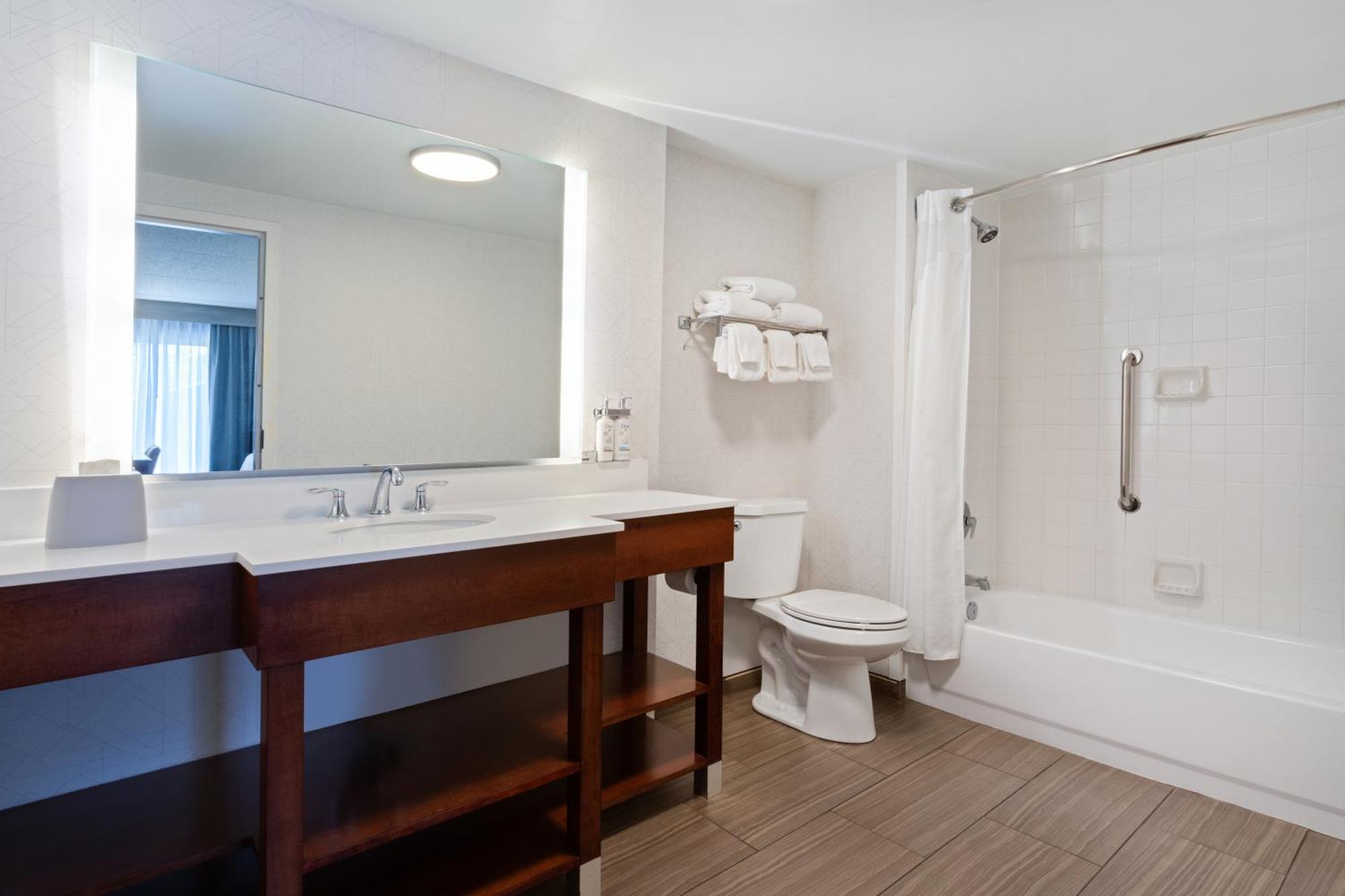 Premium King Suite with Sofa Bed and River View