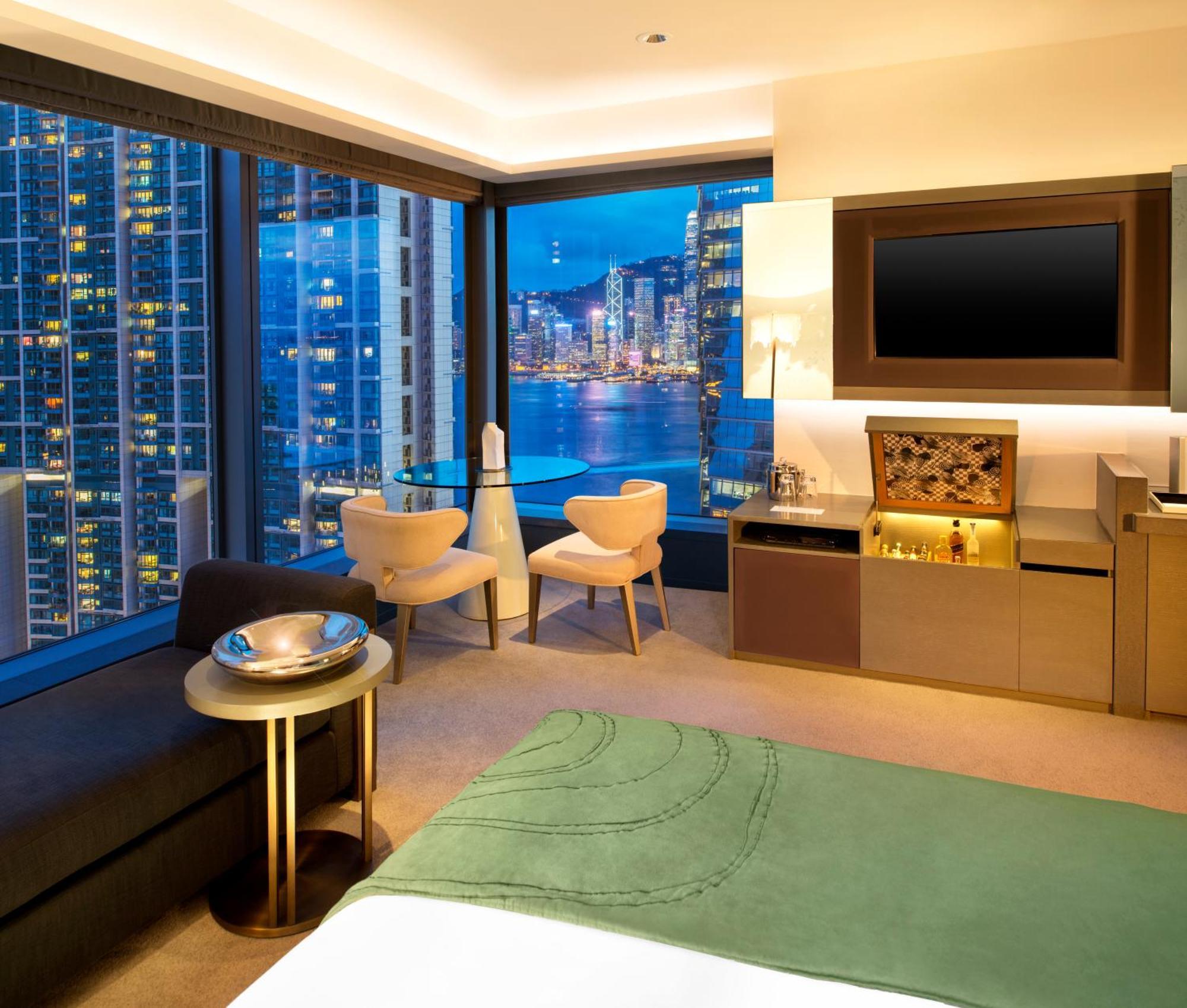 Cool Corner King Room with Partial Harbor View